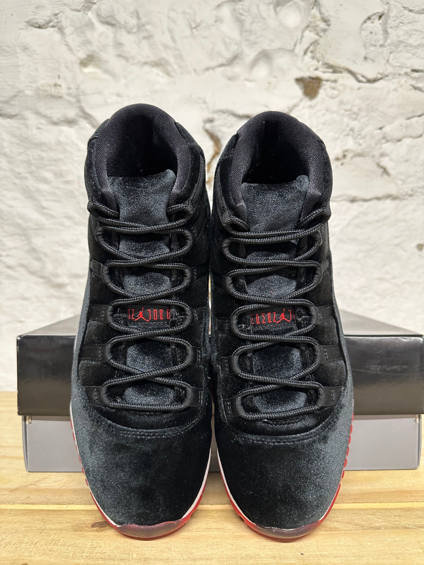 Air Jordan 11 Bred Velvet Sz 8 (9.5W)