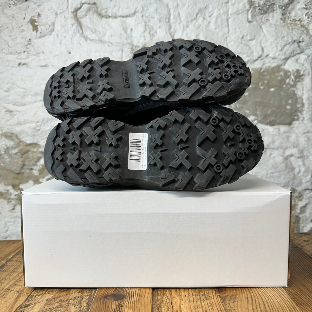 Burberry Arthur Grey Black Sneaker Sz 8 (41)