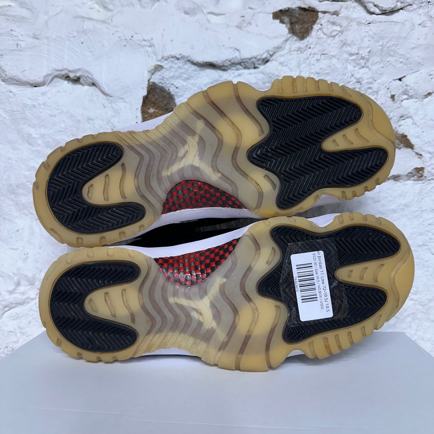 Air Jordan 11 Low 72-10 Sz 10.5