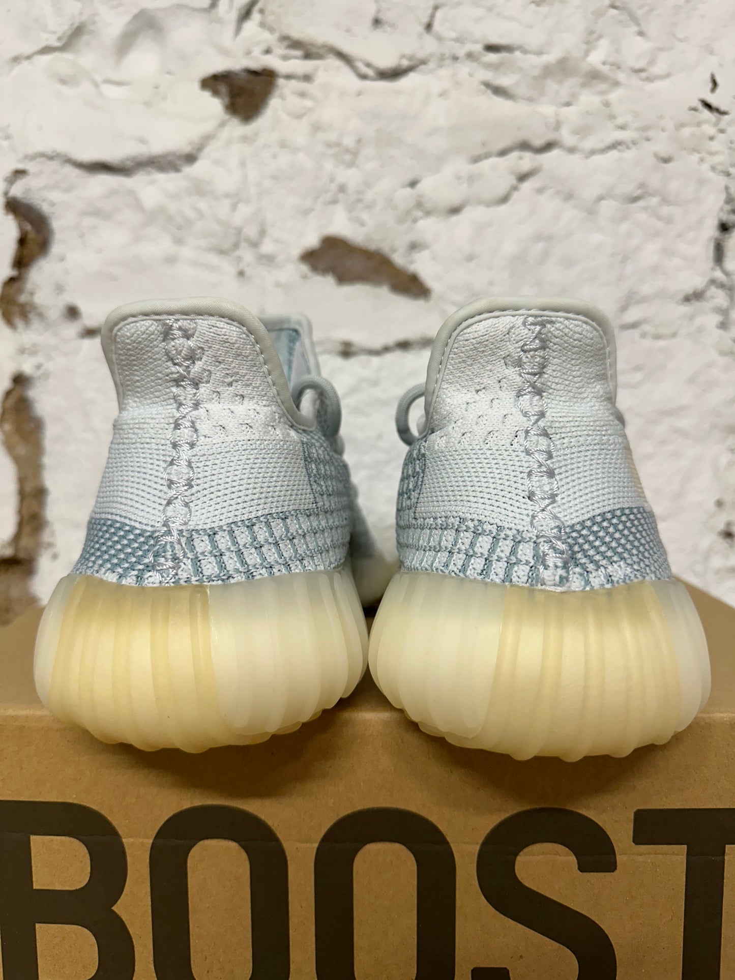 Yeezy 350 Cloud White Sz 9.5 DS