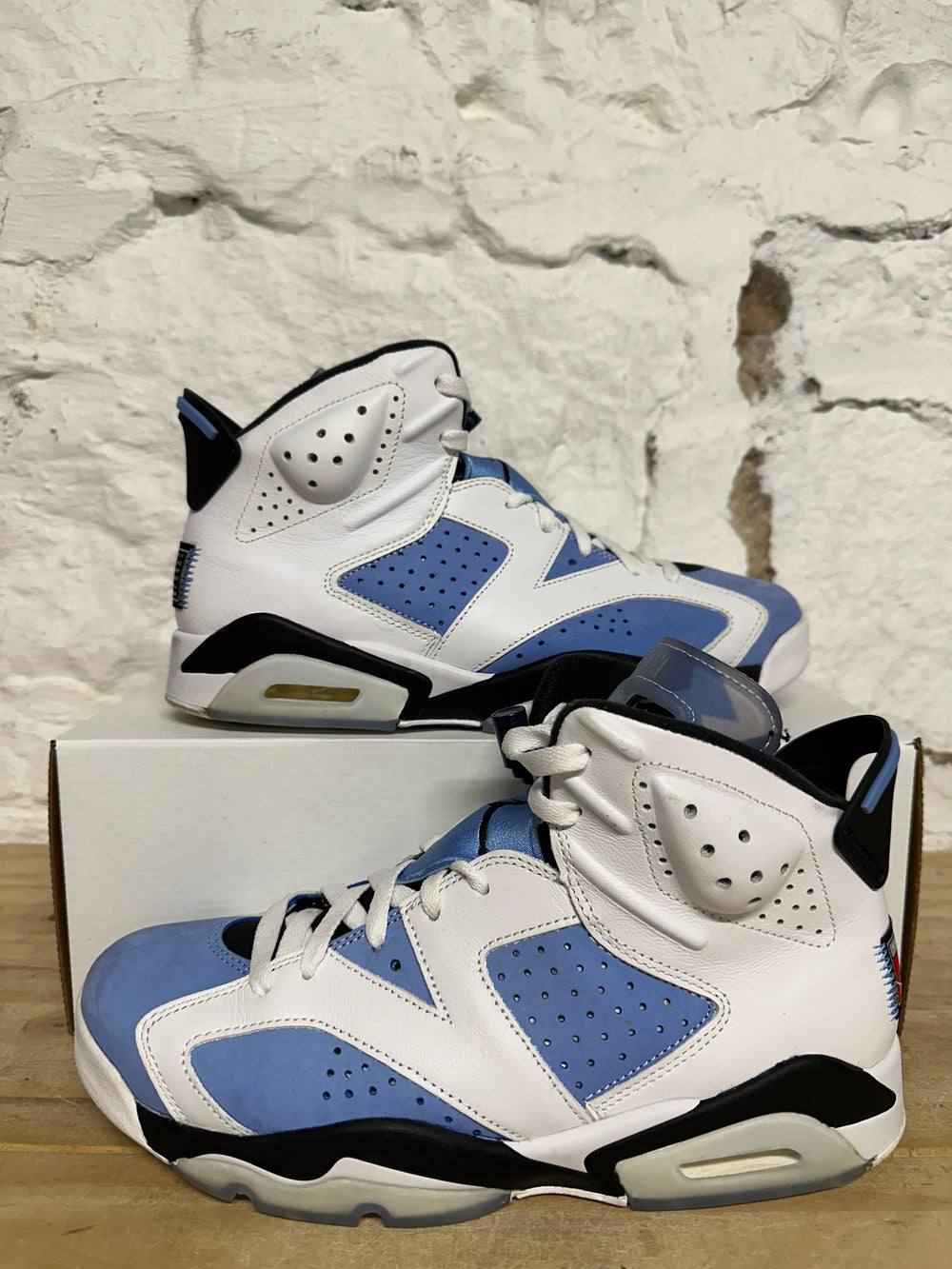 Air Jordan 6 UNC White Sz 9.5