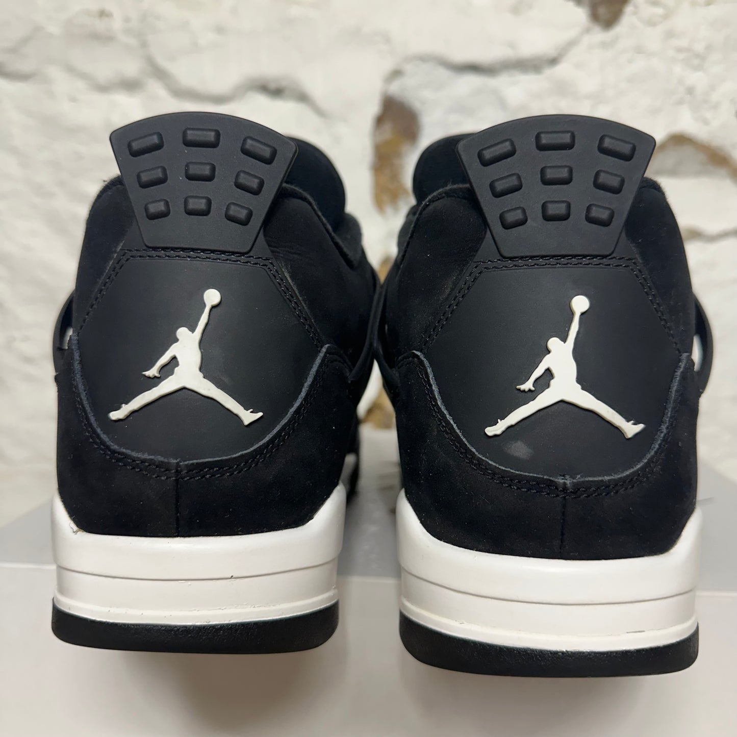 Air Jordan 4 White Thunder Sz 12.5