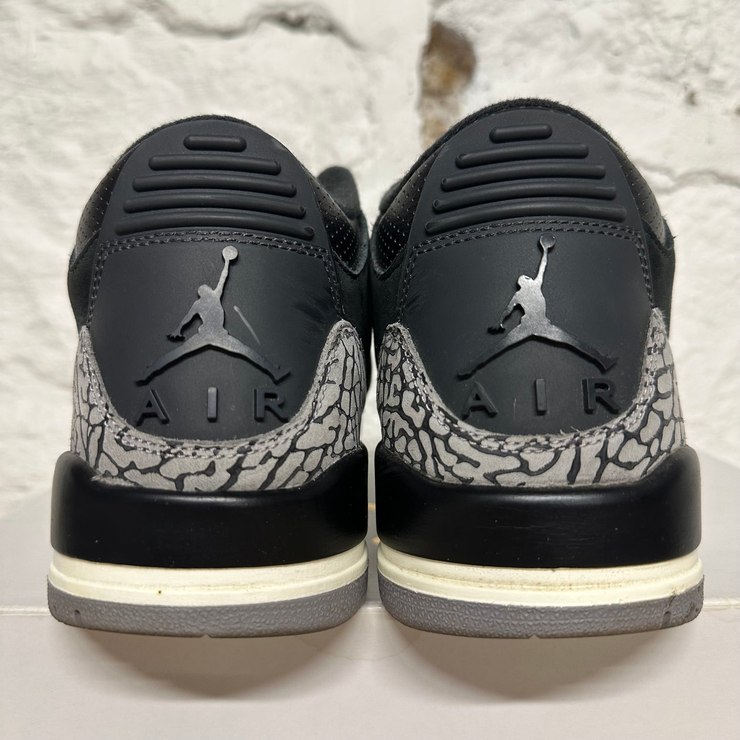 Air Jordan 3 Off Noir Sz 9.5 (11W)