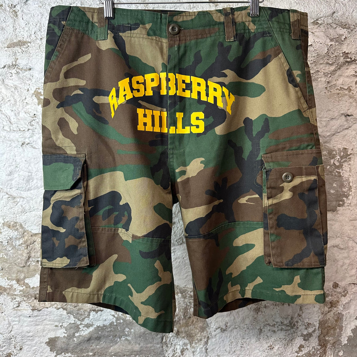 GV Gallery Raspberry Hills Camo Shorts Sz L
