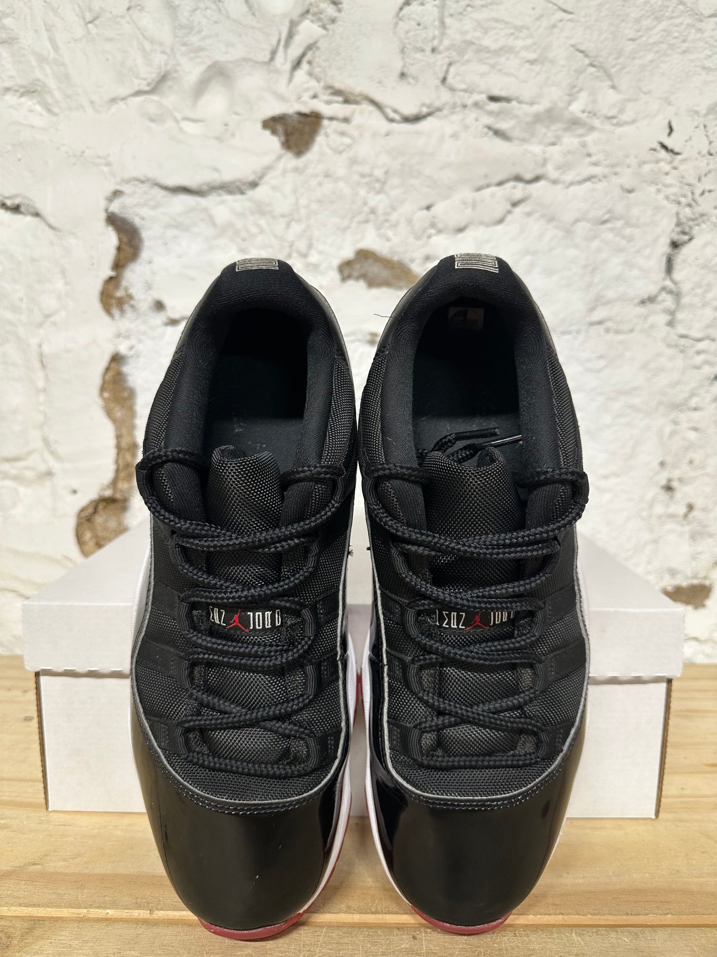 Air Jordan 11 Low Bred Sz 10.5