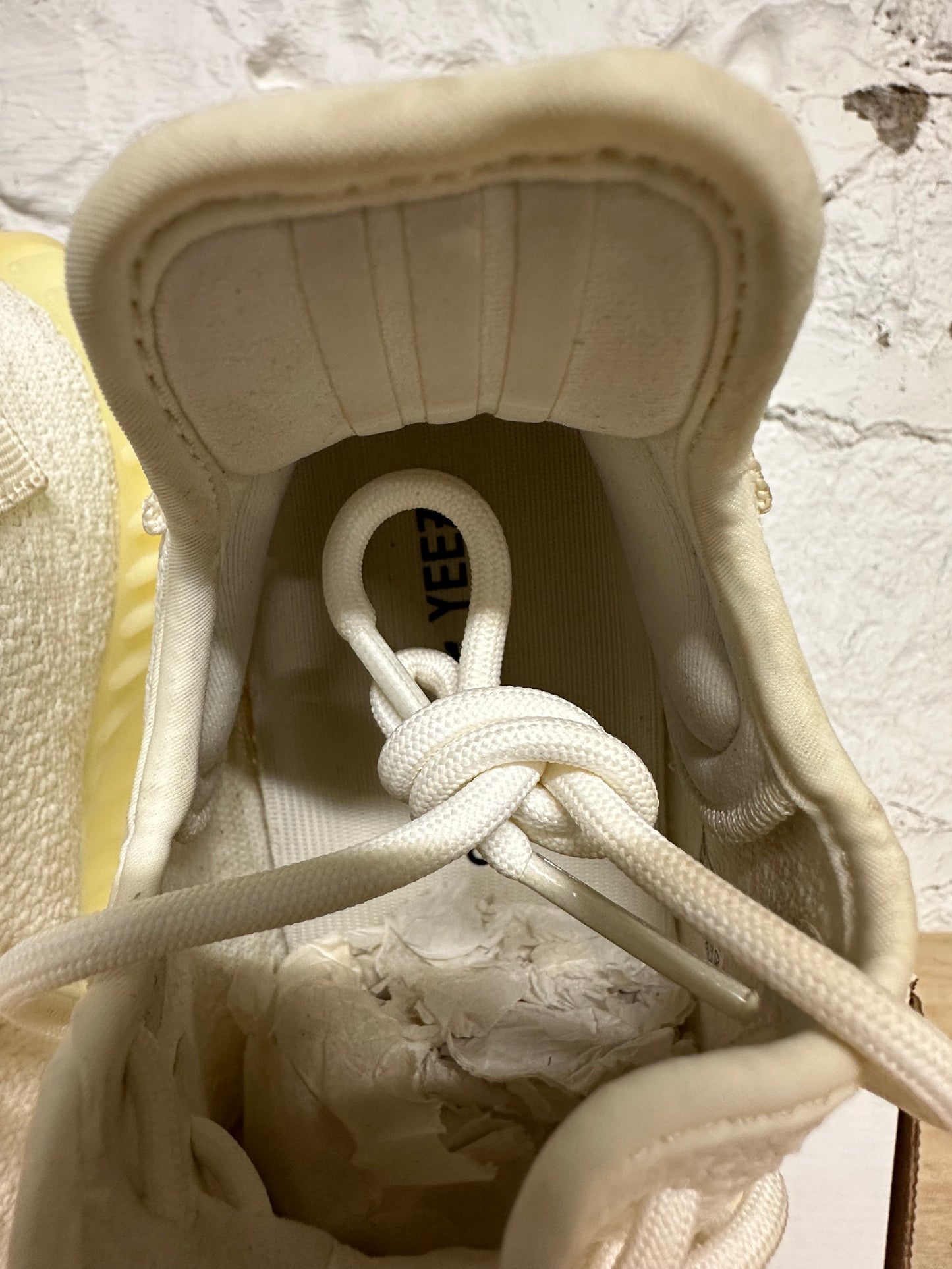 Yeezy 350 V2 Cream Sz 9