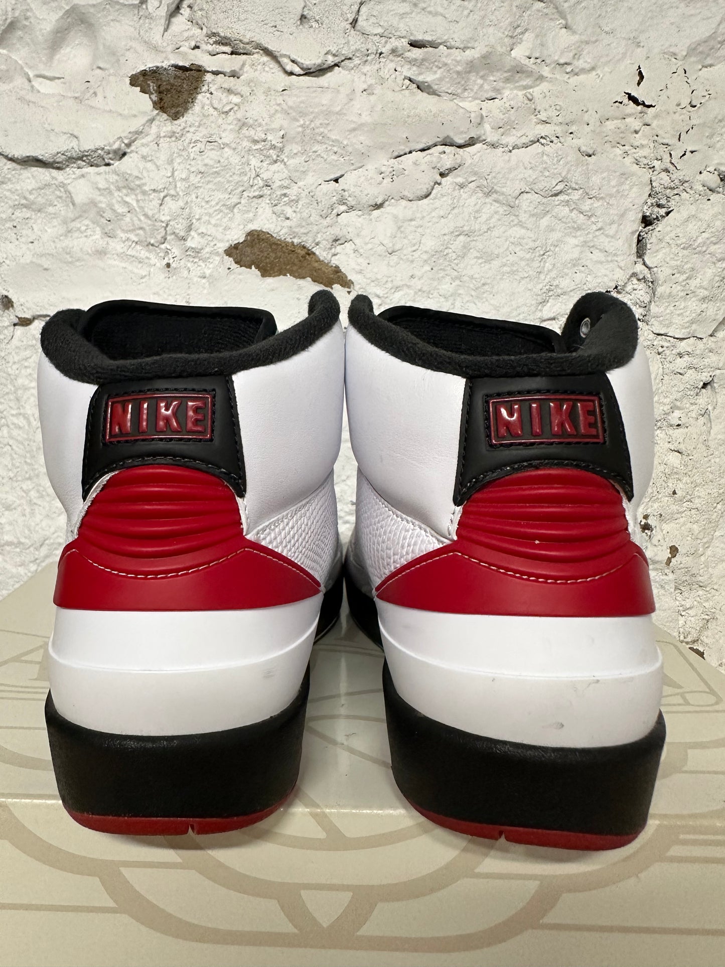 Air Jordan 2 Chicago Sz 9.5