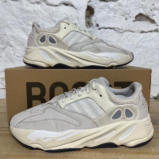 Yeezy 700 Analog Sz 10.5