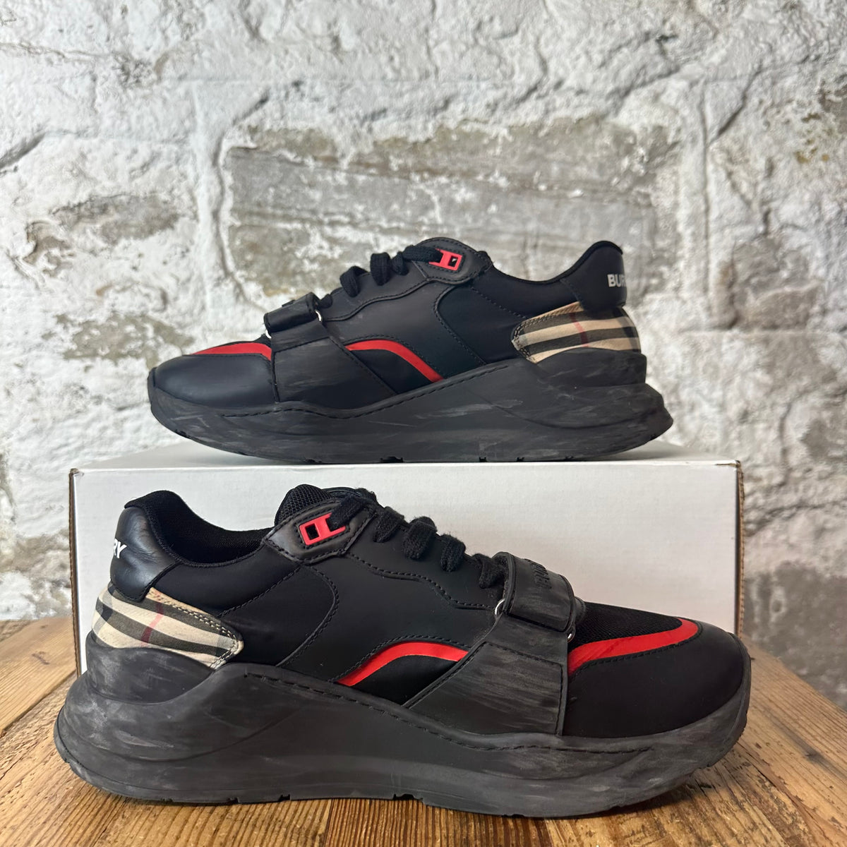 Burberry Ramsey Black Red Sneaker Sz 10 (43)