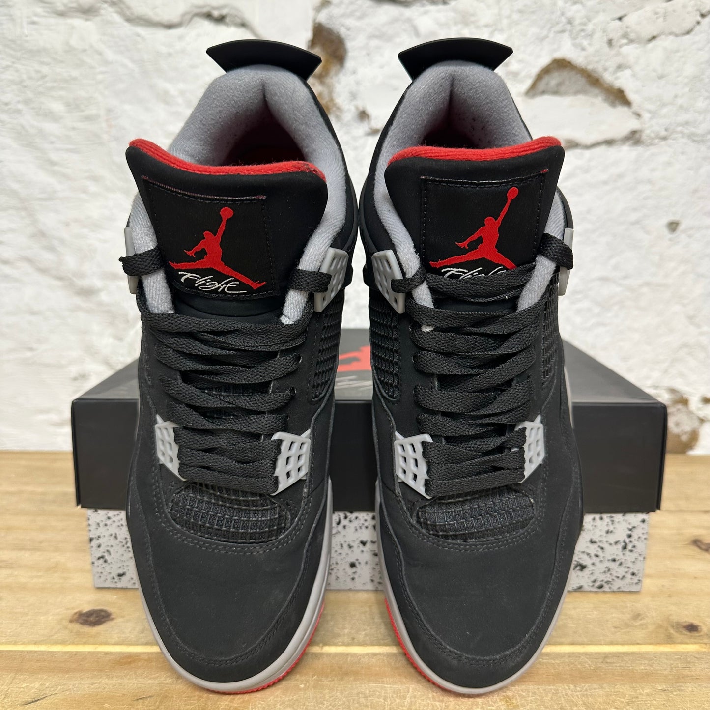 Air Jordan 4 Bred (2019) Sz 9