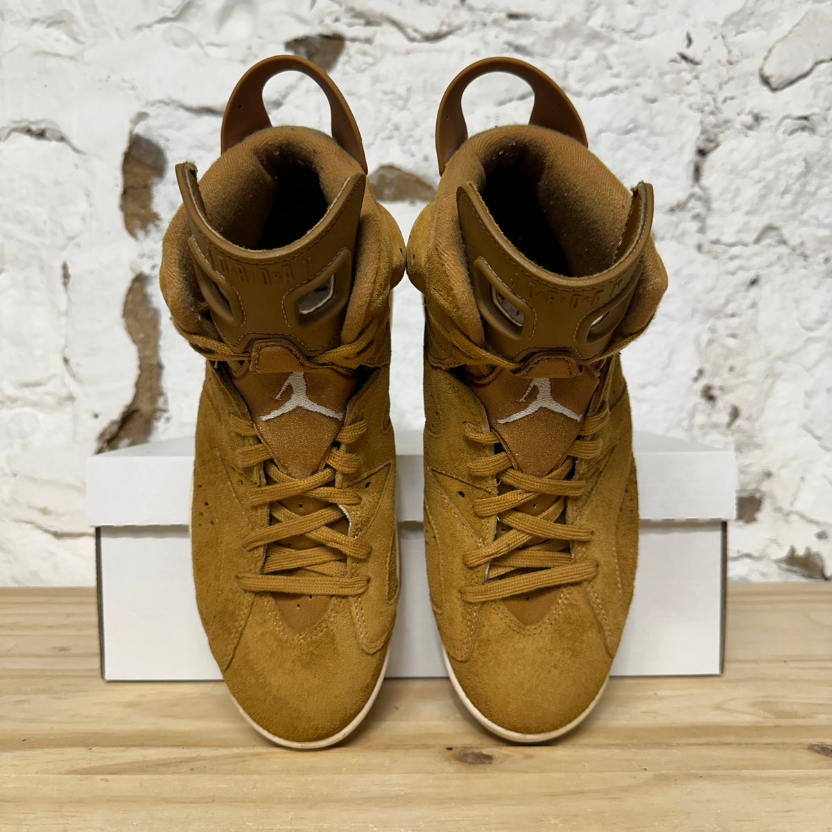 Air Jordan 6 Wheat Sz 9