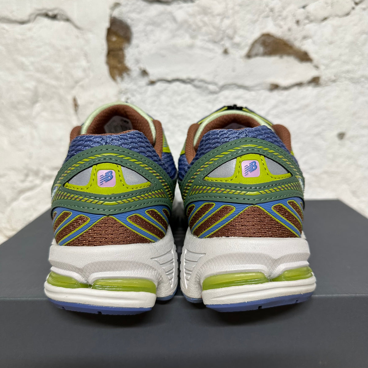 New Balance 860V2 Up There 2000's Tropes Sz 10.5