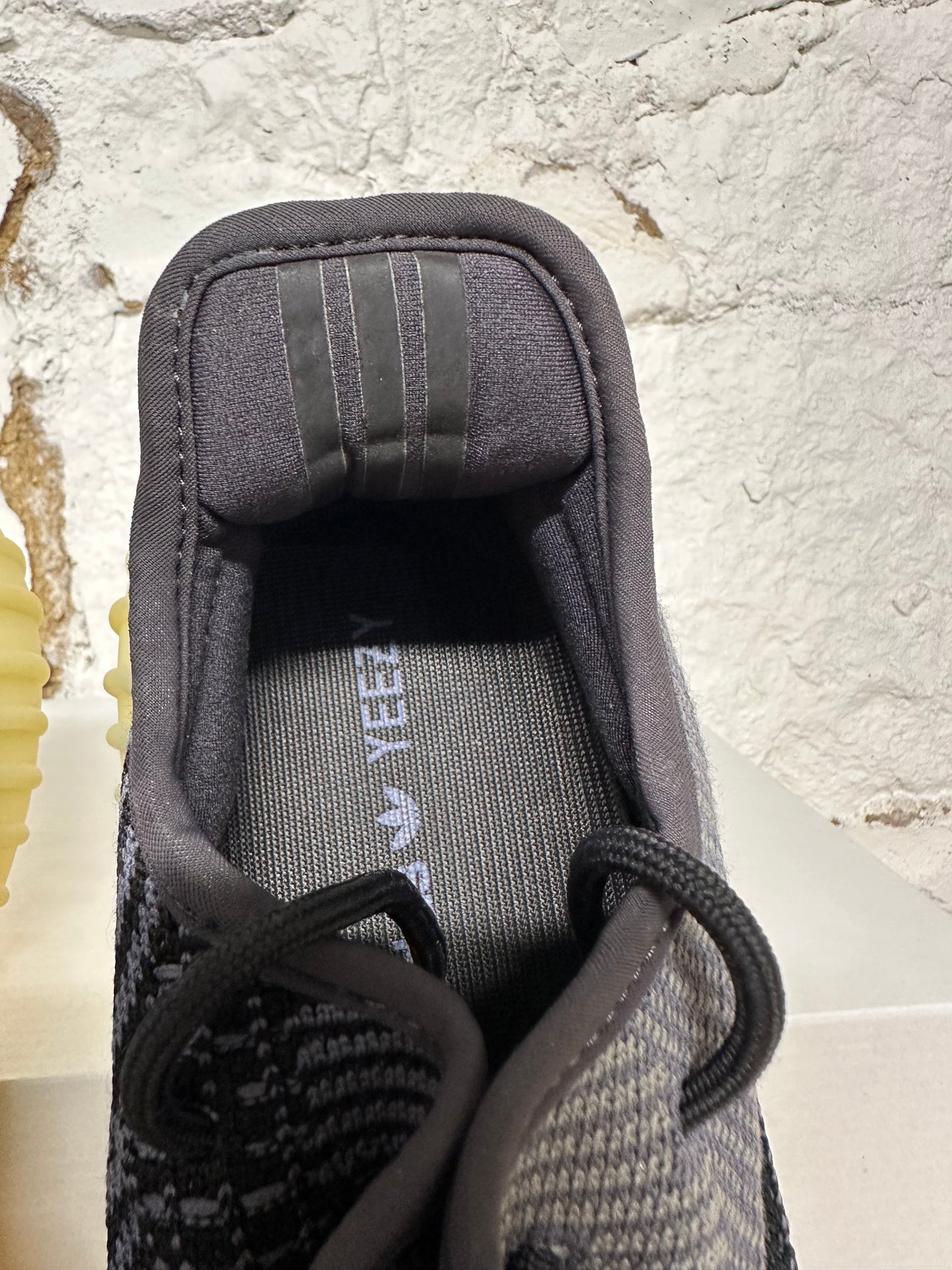 Yeezy 350 Carbon Sz 10