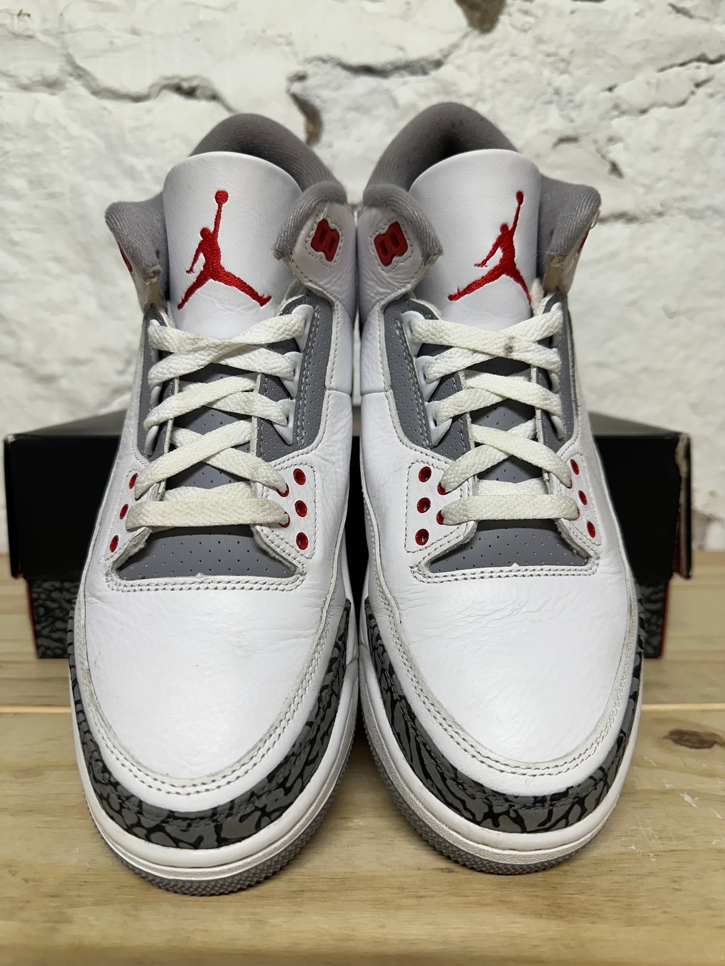 Air Jordan 3 Fire Red Sz 9