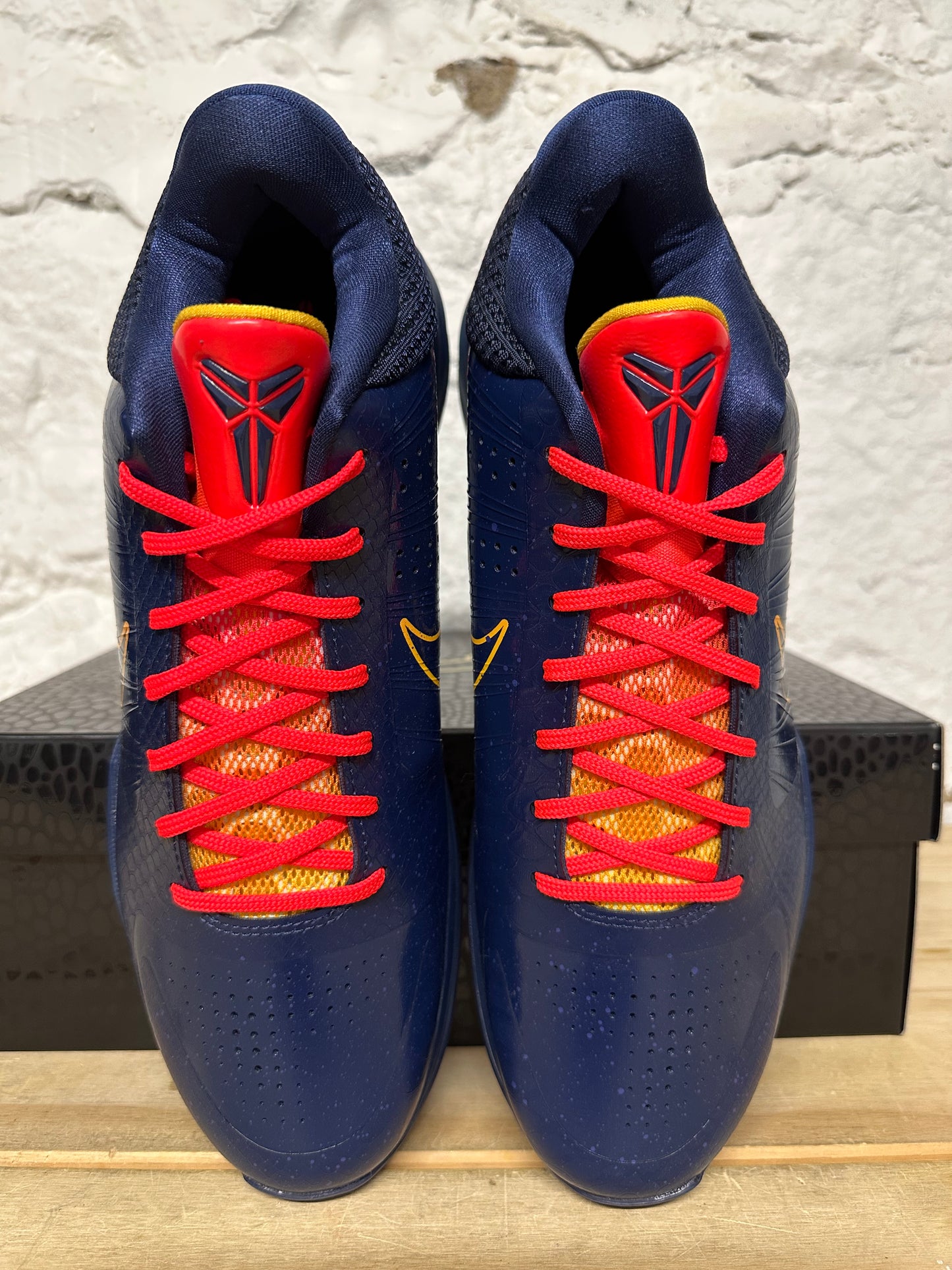Nike Kobe 5 Caitlin Clark Sz 12 DS