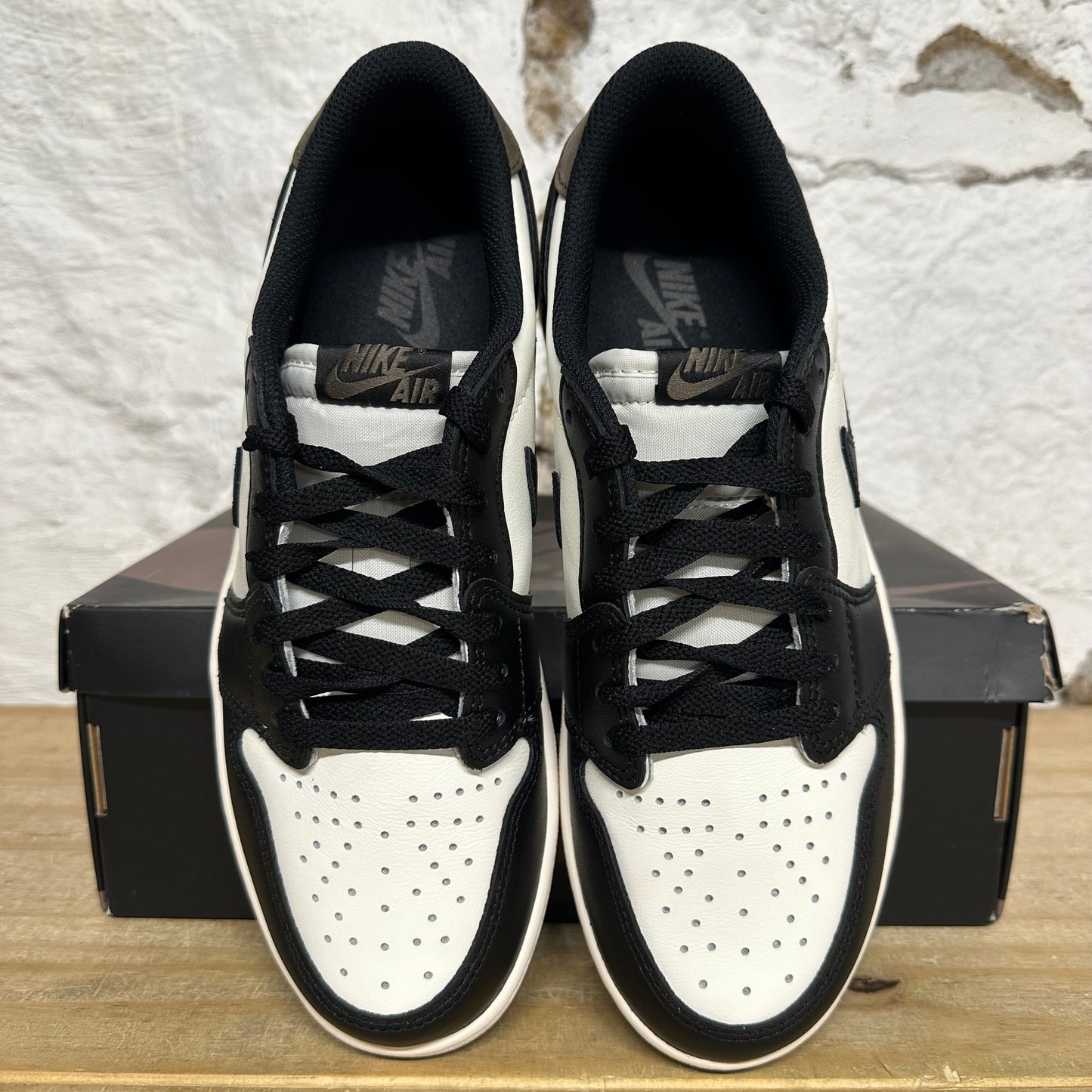 Air Jordan 1 Low Mocha Sz 8.5