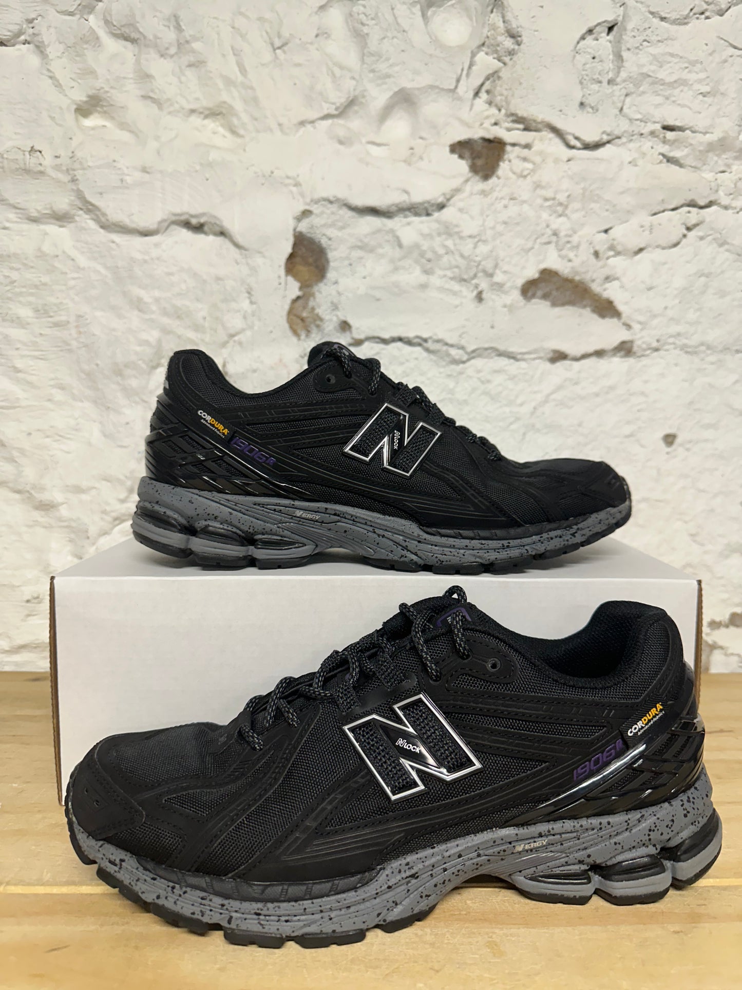 New Balance 1906 Black Cordura Sz 10