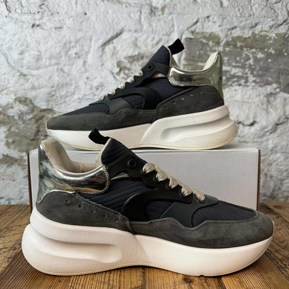 Alexander McQueen Navy Grey White Oversized Runner Sneaker Sz 9 (42)