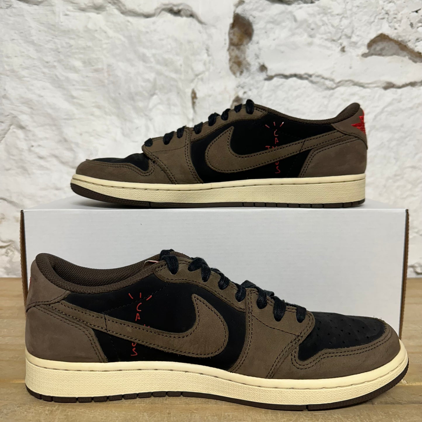 Air Jordan 1 Low Travis Scott Mocha Sz 9