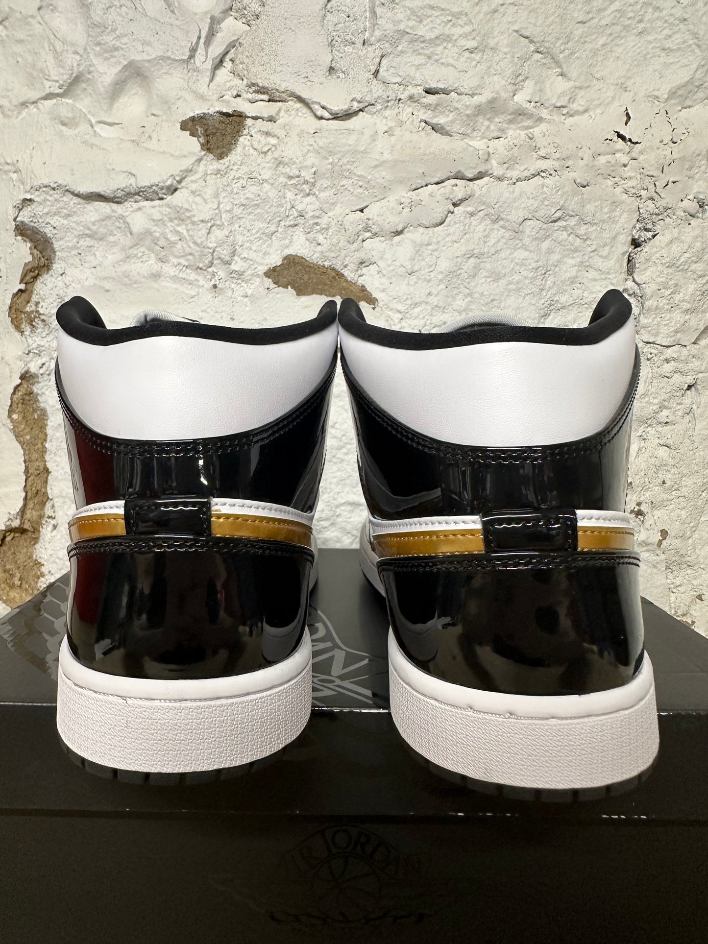 Air Jordan 1 Mid Patent Black White Gold Sz 14 DS