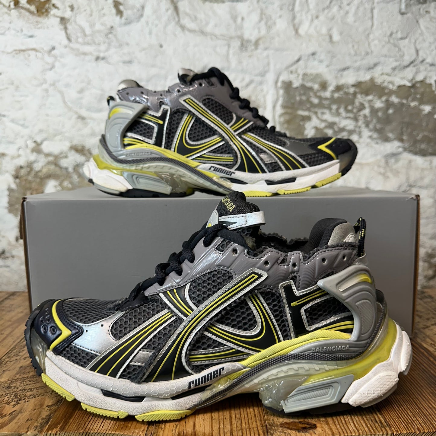 Balenciaga Runner Dark Grey Yellow White Sneaker Sz 9 (42)