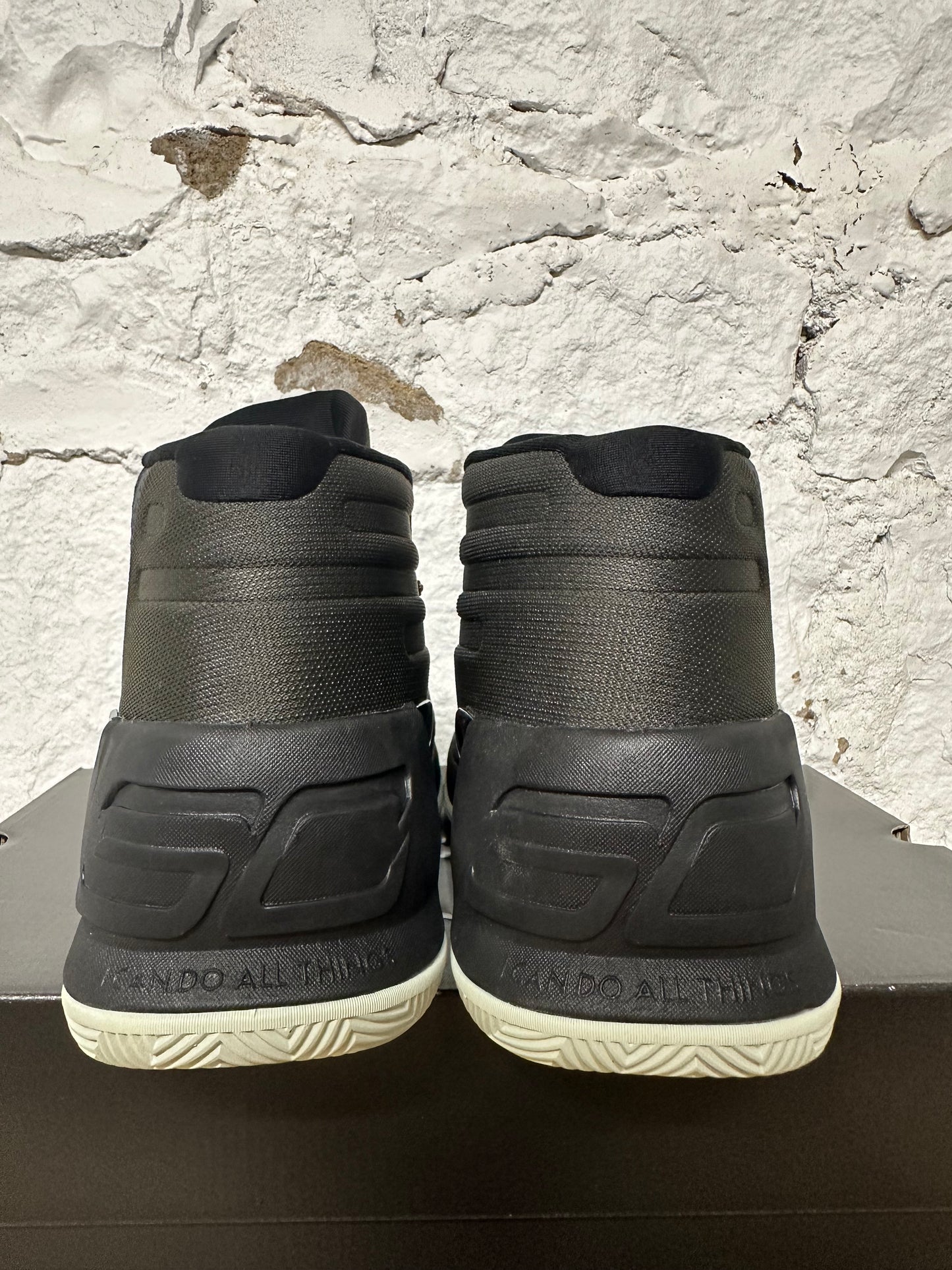 Under Armour Curry 3 Flight Jacket Sz 10 DS