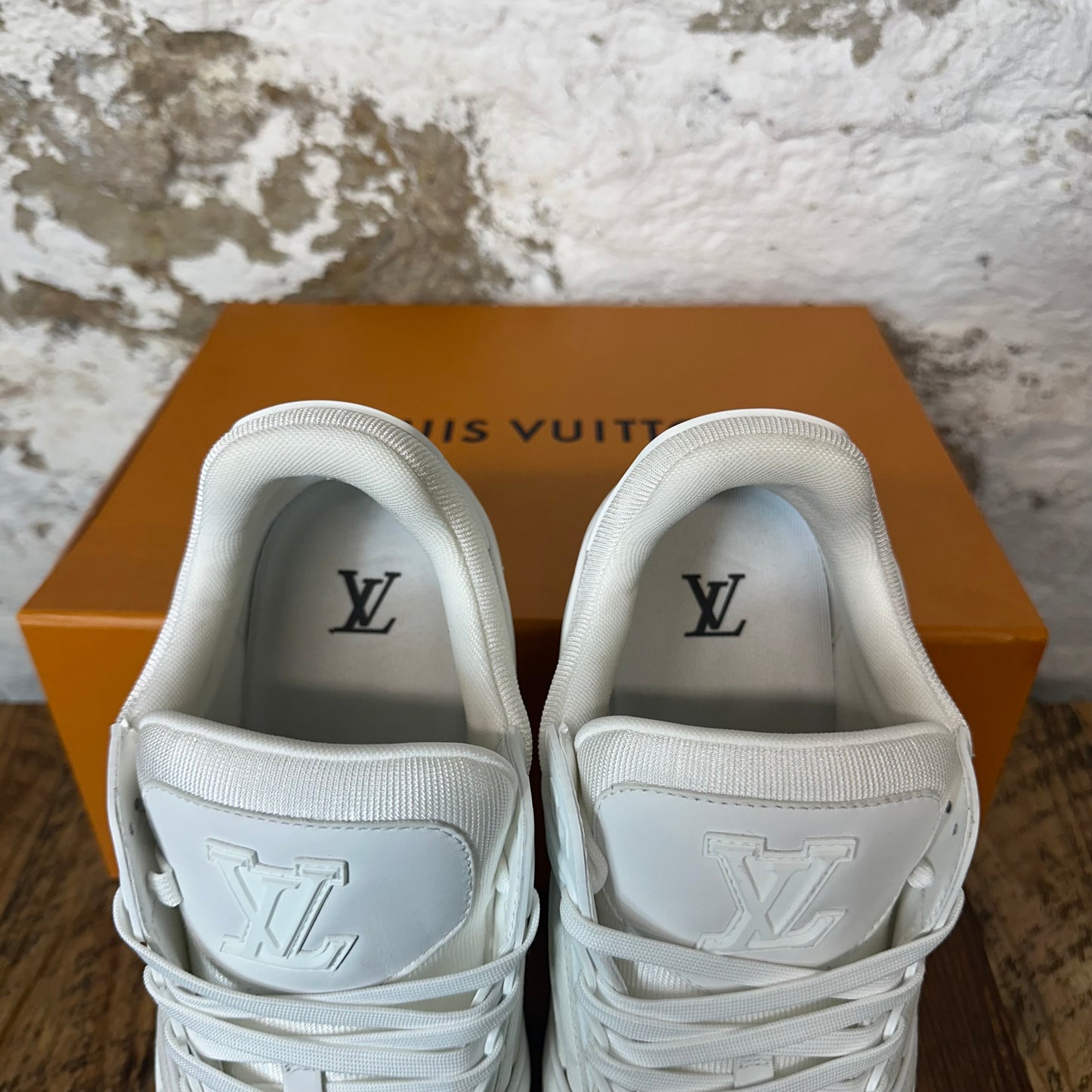Louis Vuitton White Monogram Trainer Sneaker Sz 11 (9.5LV)