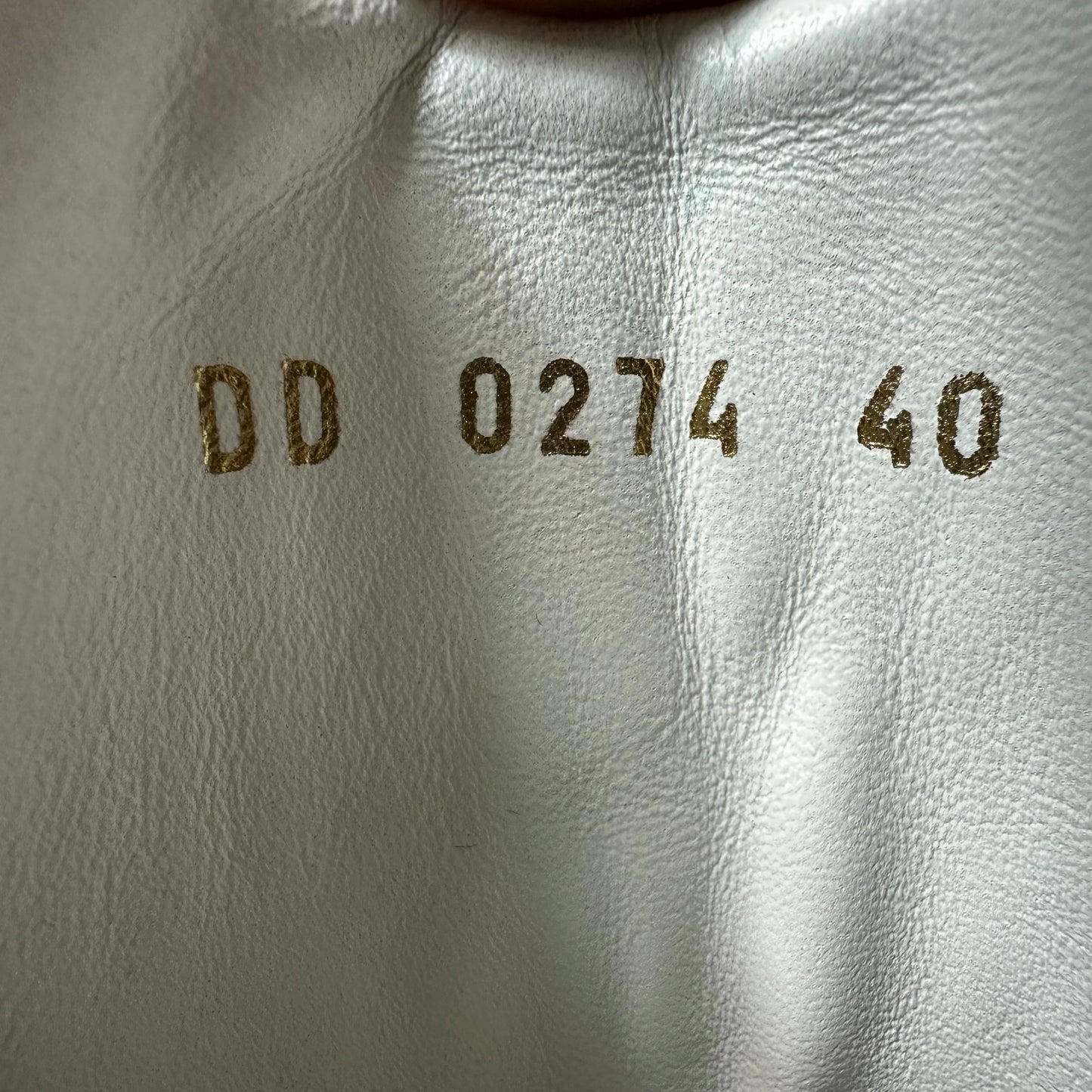Louis Vuitton White Monogram Time Out Sneaker Sz 7 (40)
