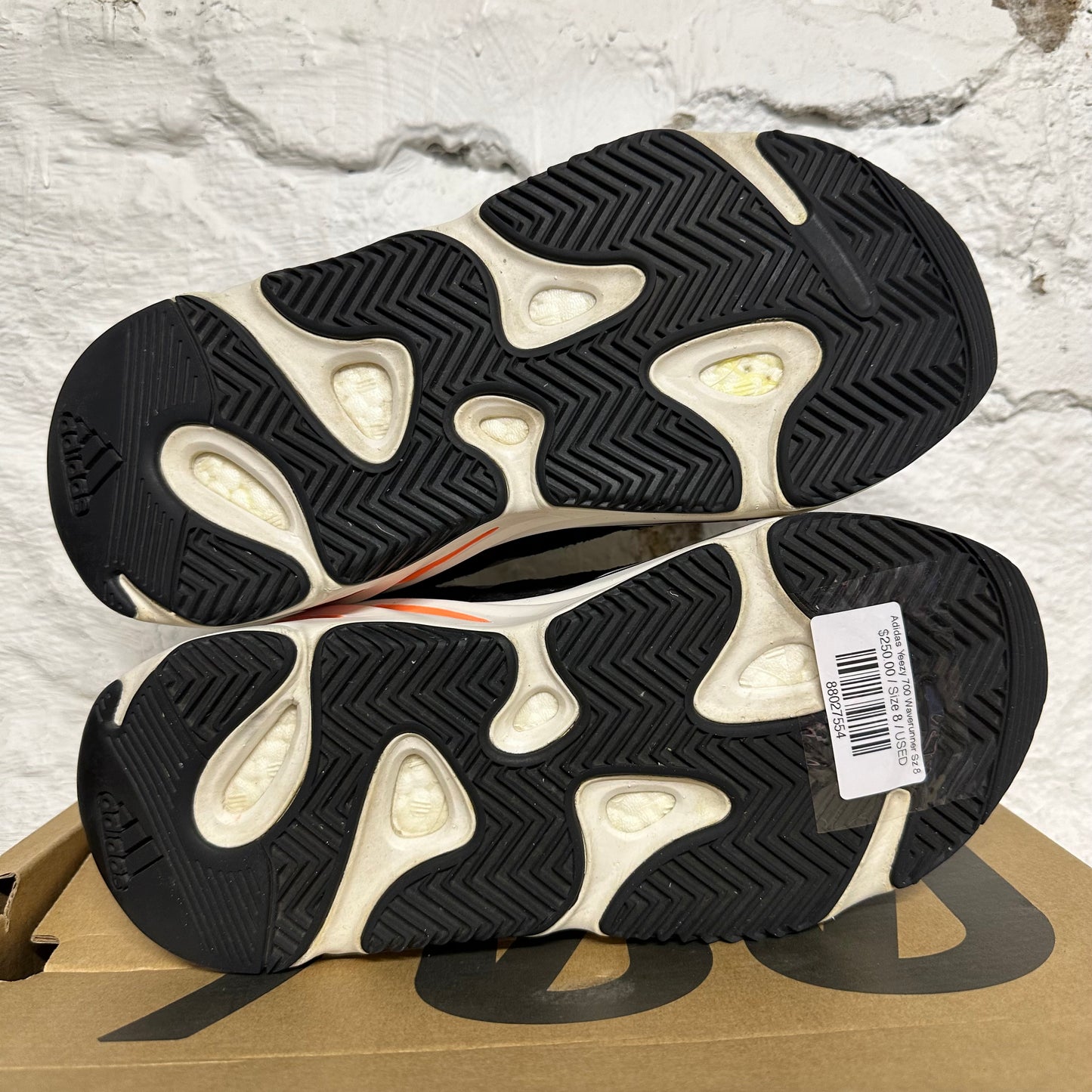 Yeezy 700 Wave Runner Sz 8