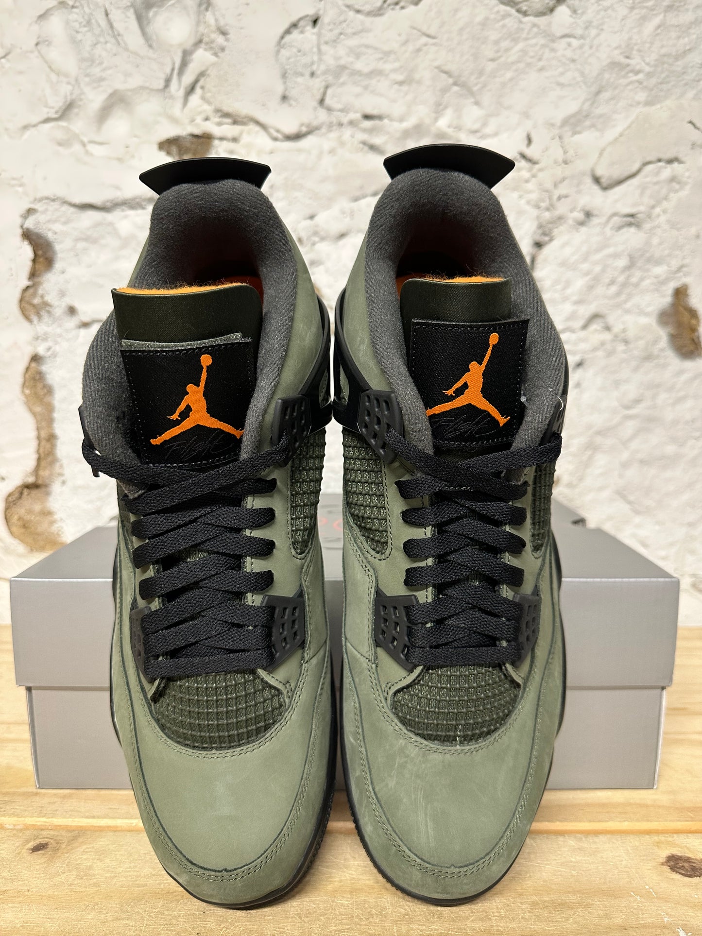 Air Jordan 4 Retro Undefeated Sz 13 DS