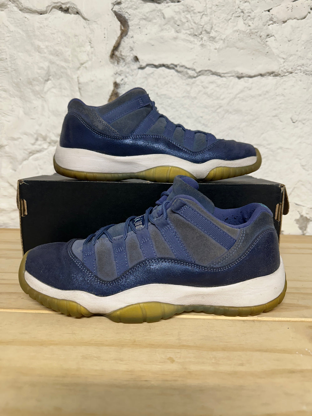 Air Jordan 11 Low Blue Moon Sz 6Y