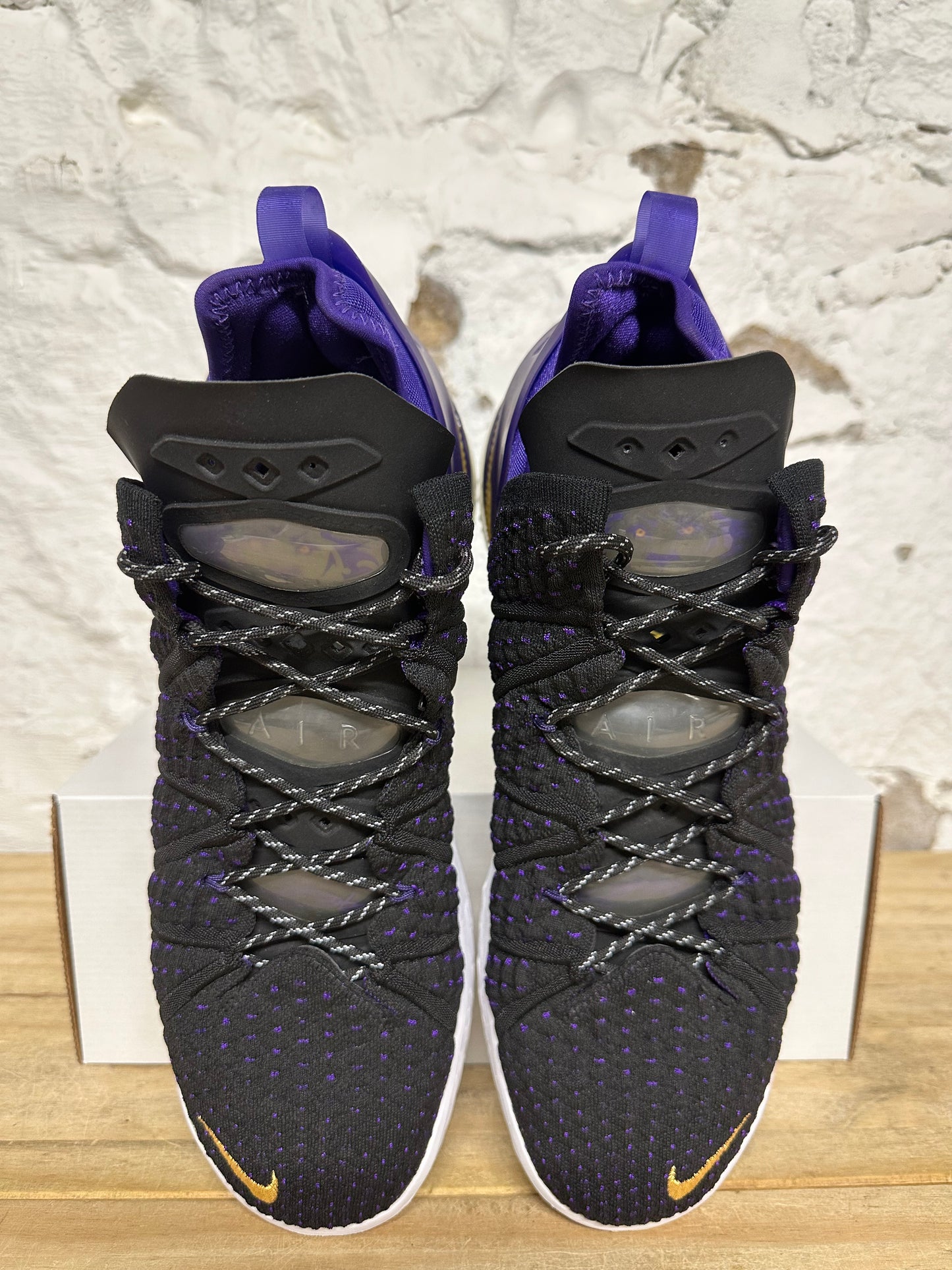 Nike LeBron 18 Lakers Sz 13