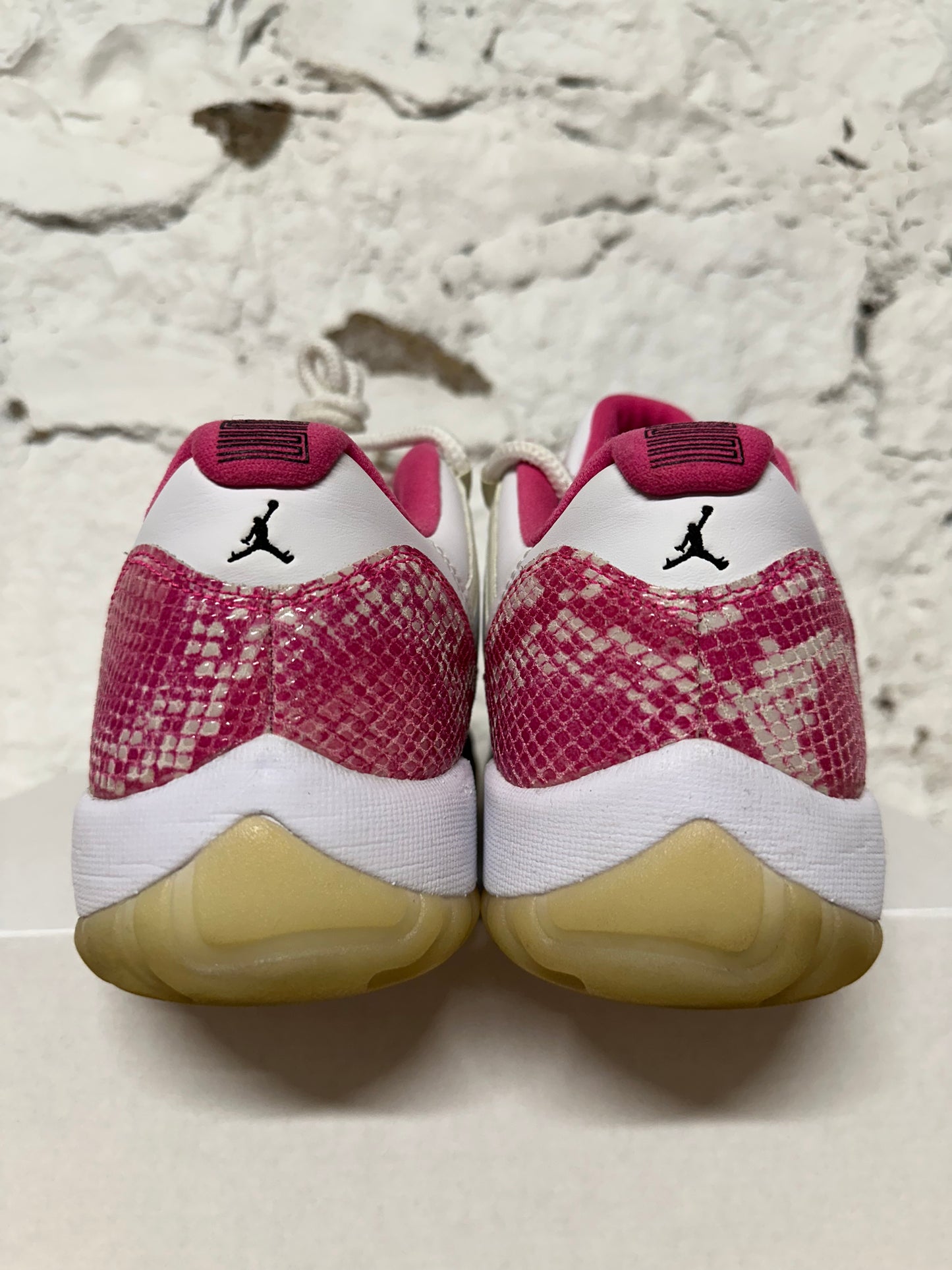 Air Jordan 11 Low Pink Snakeskin Sz 10 (11.5W)