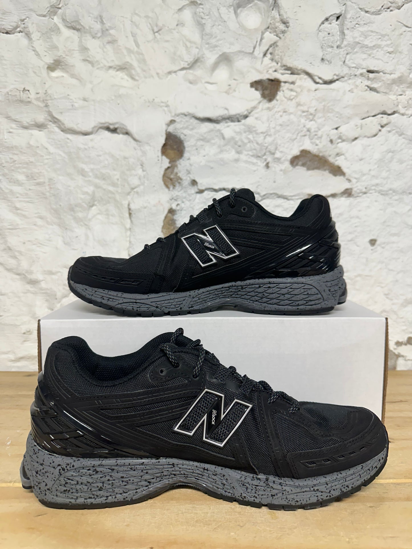 New Balance 1906 Black Cordura Sz 10