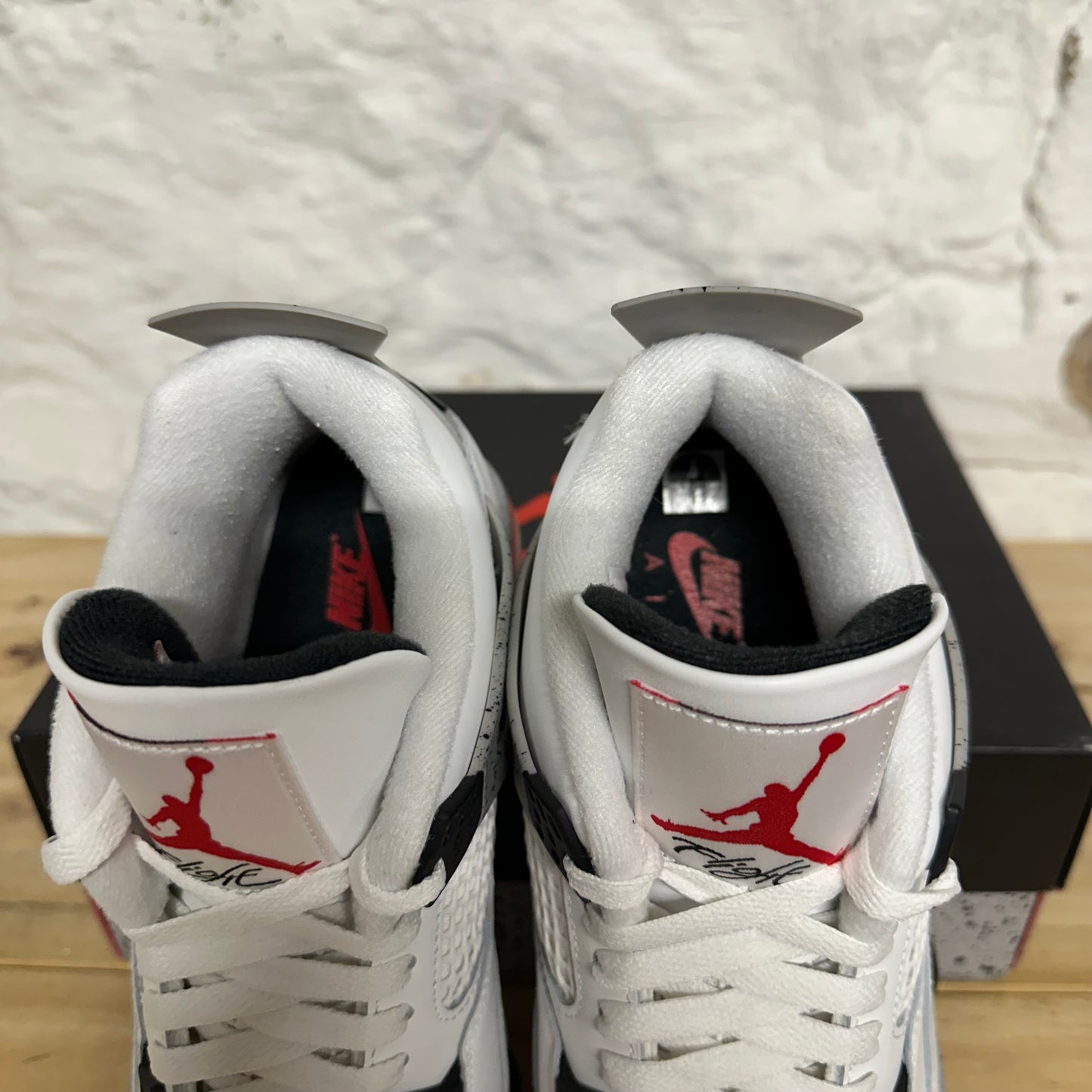 Air Jordan 4 White Cement Sz 9