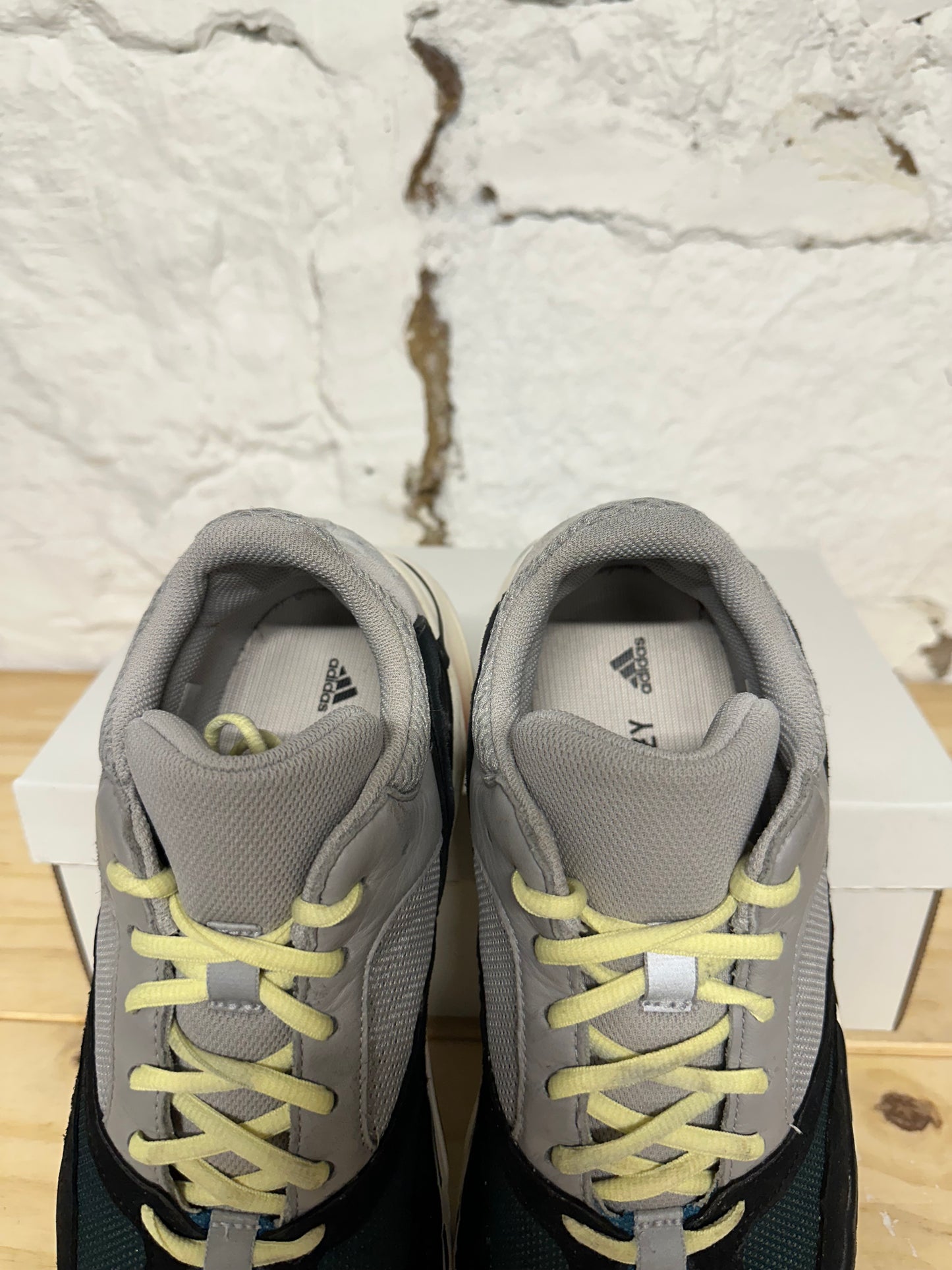 Yeezy 700 Wave Runner Sz 10.5