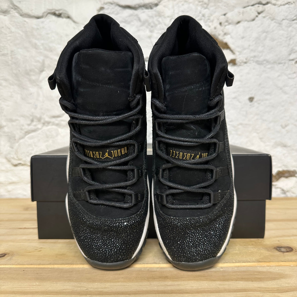 Air Jordan 11 High Heiress Black Stingray Sz 6Y