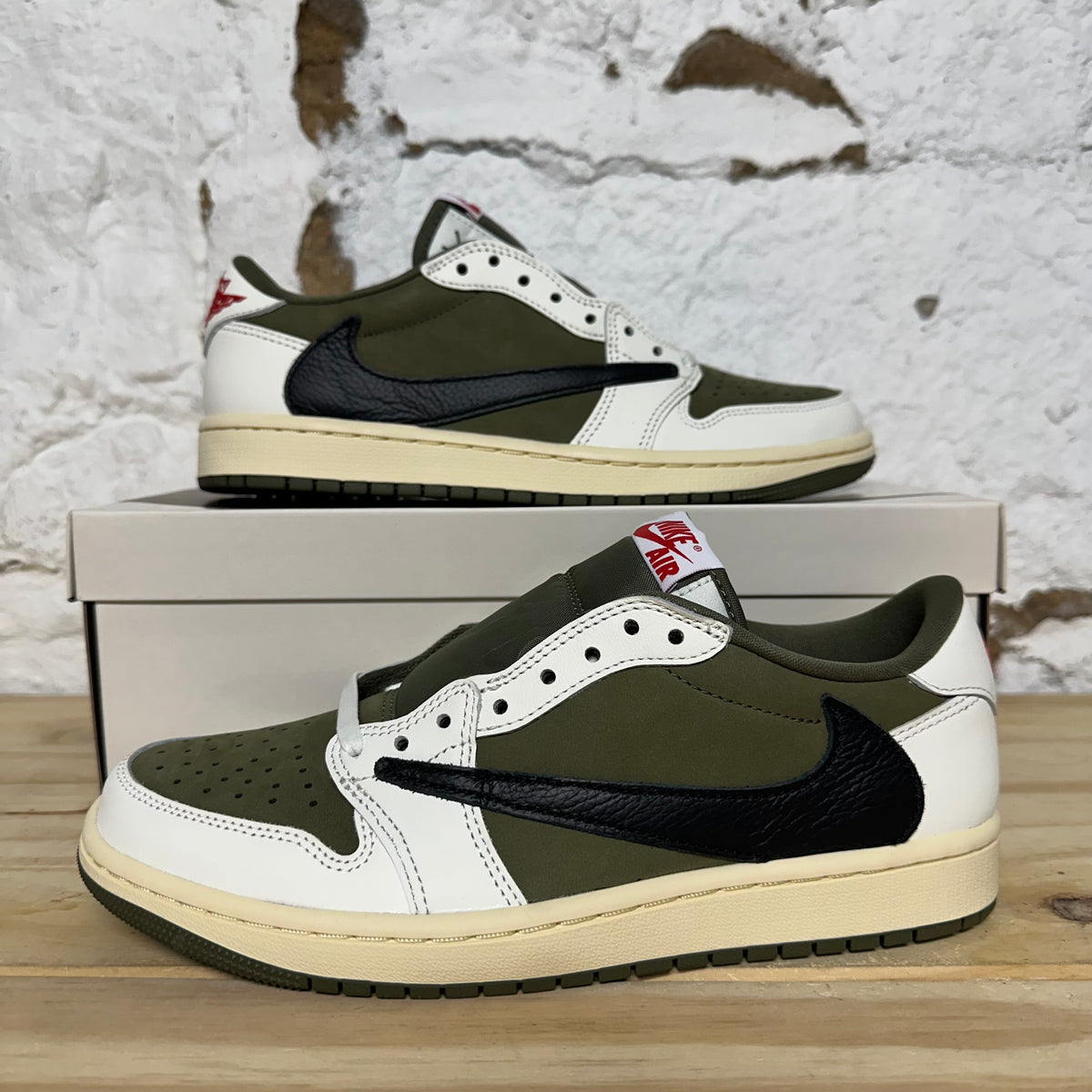 Air Jordan 1 Low Travis Scott Medium Olive Sz 7 DS