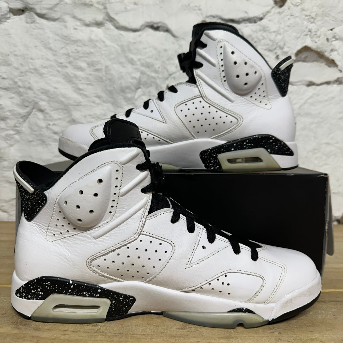 Air Jordan 6 Reverse Oreo Sz 11