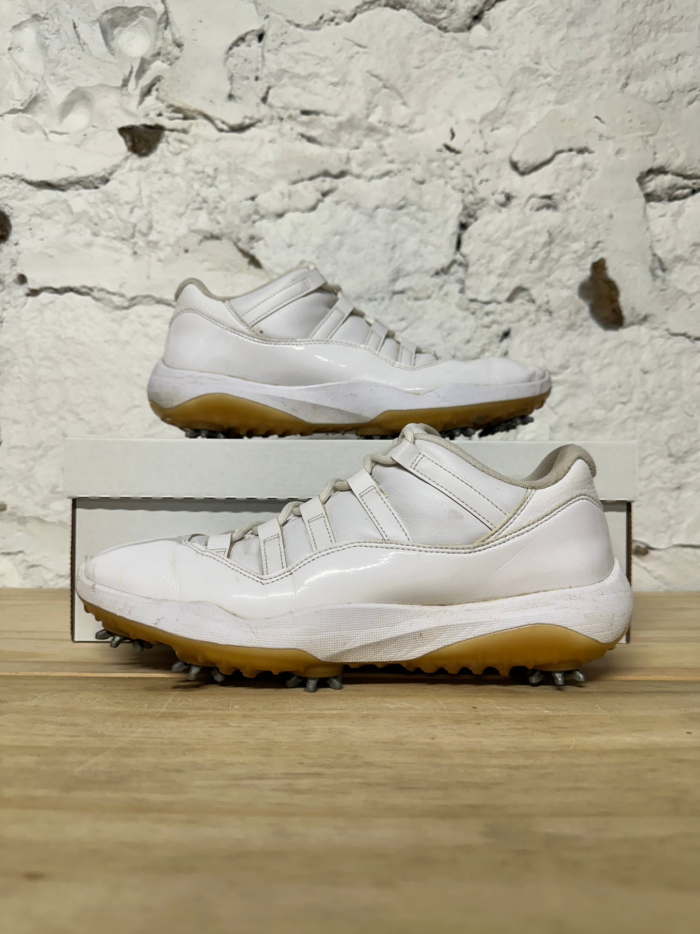 Air Jordan 11 Low Golf Metallic Gold Sz 10