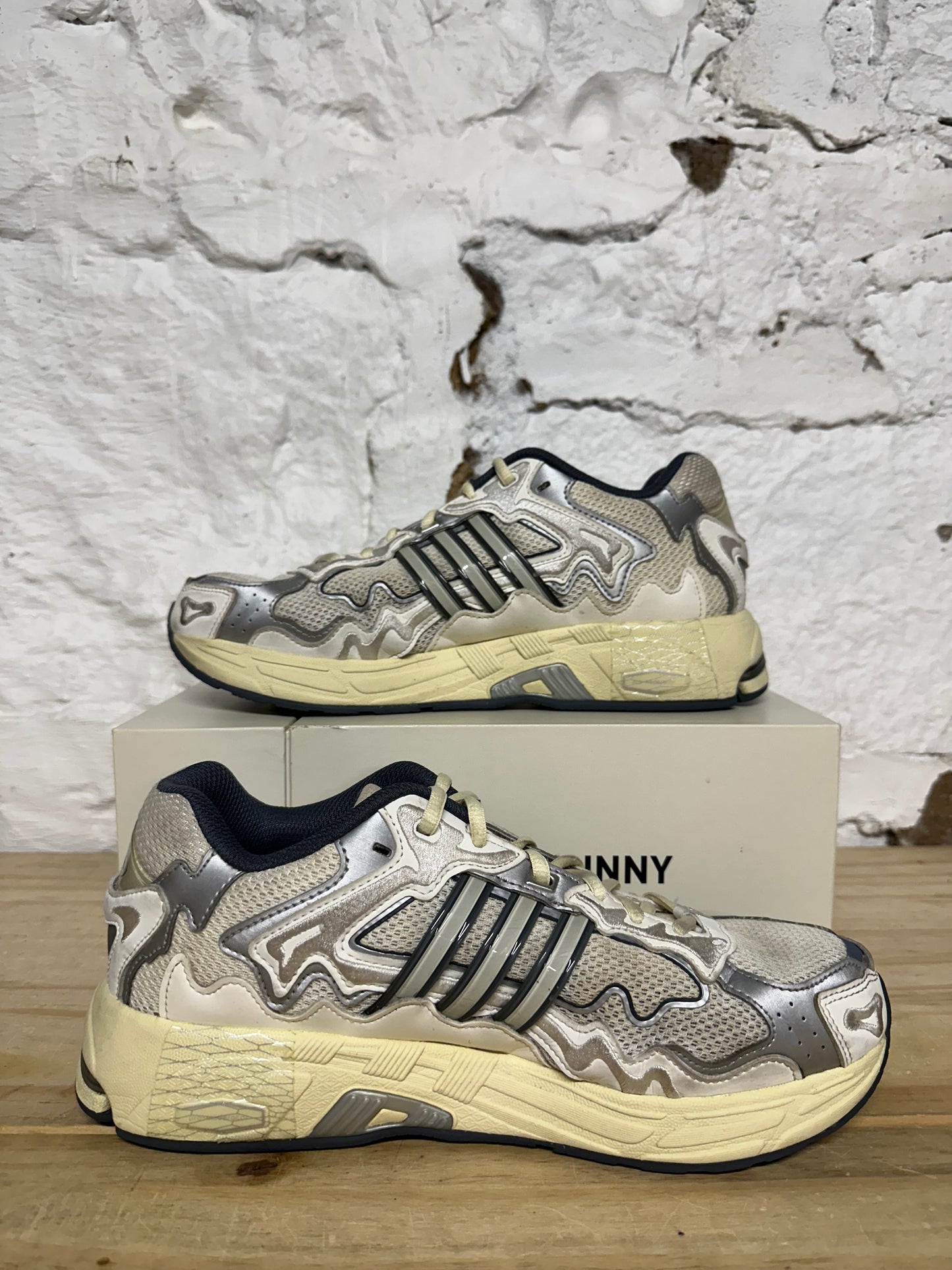 Adidas Response Bad Bunny Sz 8.5