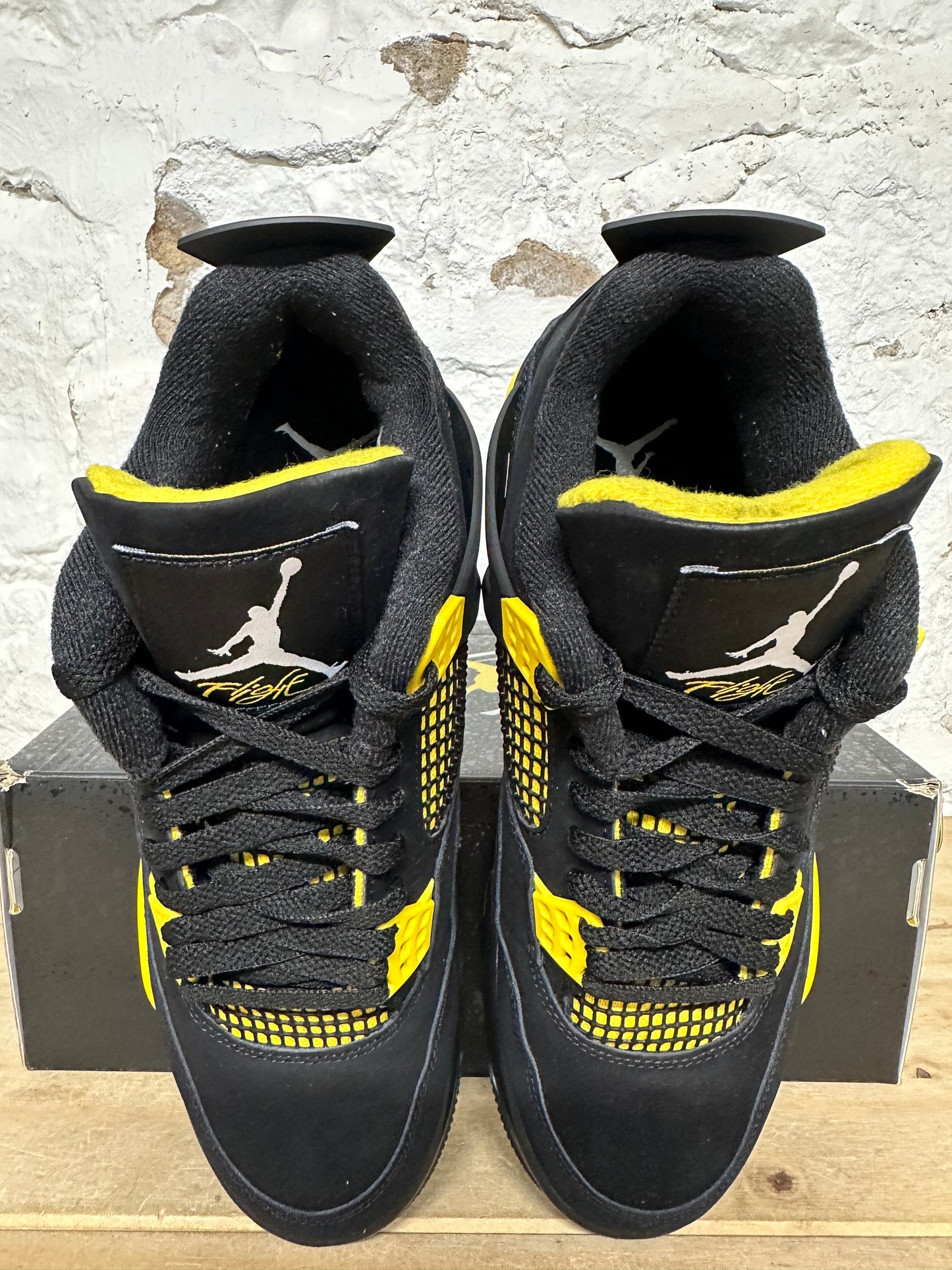 Air Jordan 4 Thunder Sz 9