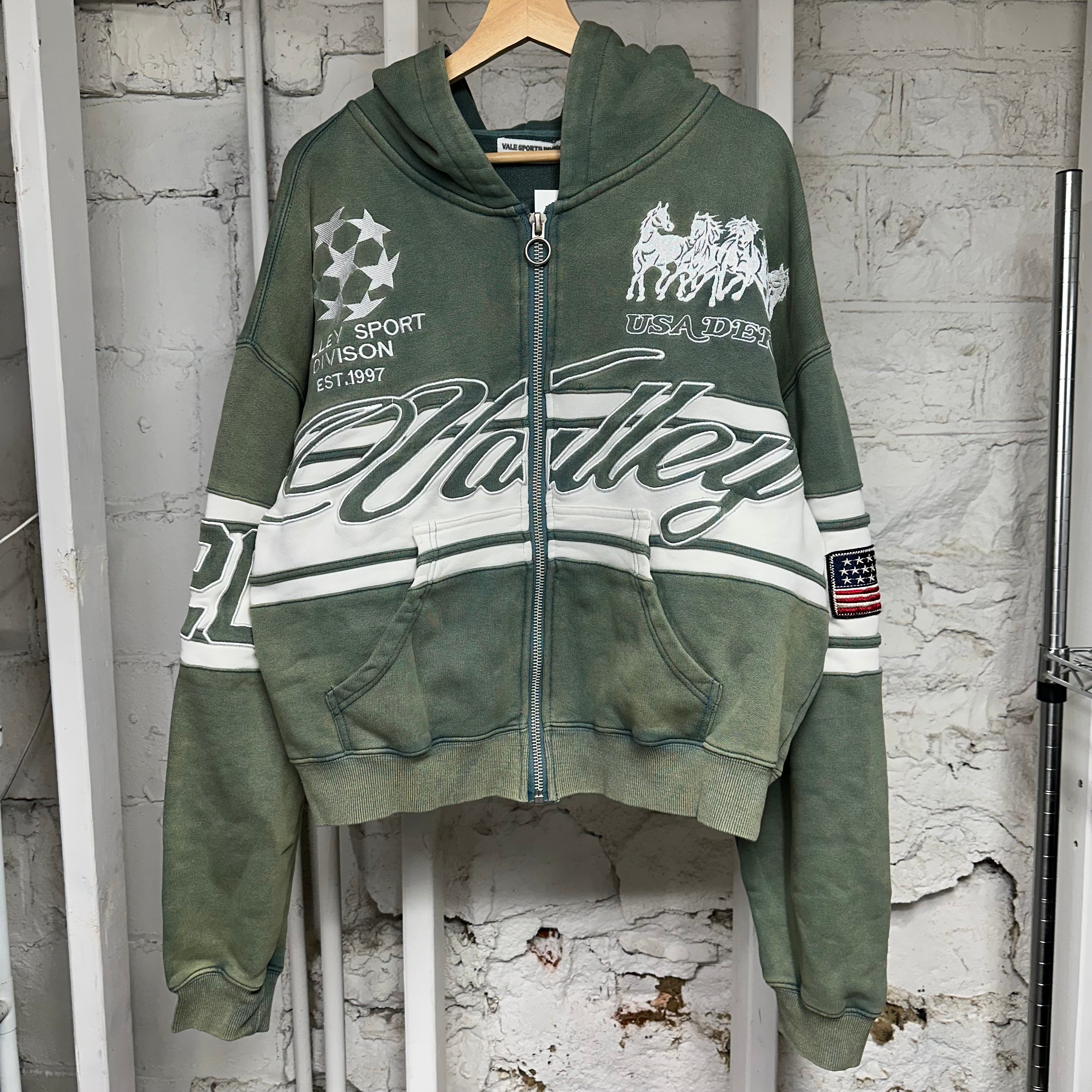 Vale Cursive Green Zip Up Hoodie Sz M