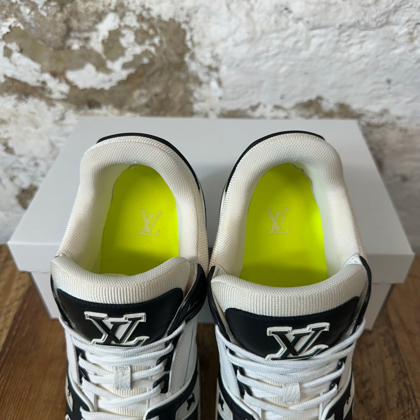 Louis Vuitton Black White Trainer Sz 9 (7.5LV) No Box