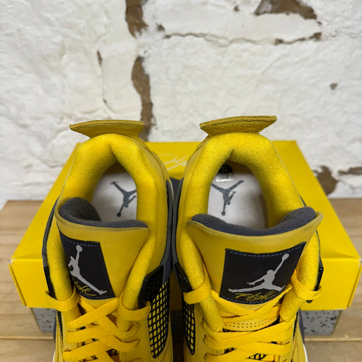 Air Jordan 4 Lightning (2021) Sz 13