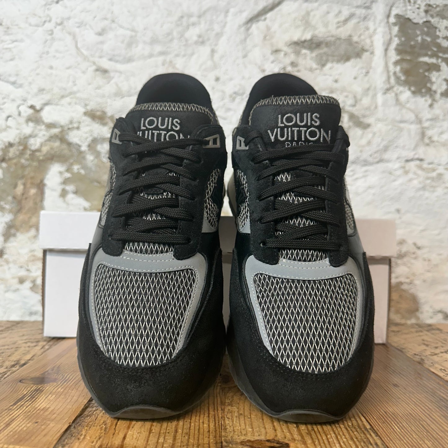 Louis Vuitton Black Silver Runaway Sneaker Sz 10.5 (9LV)