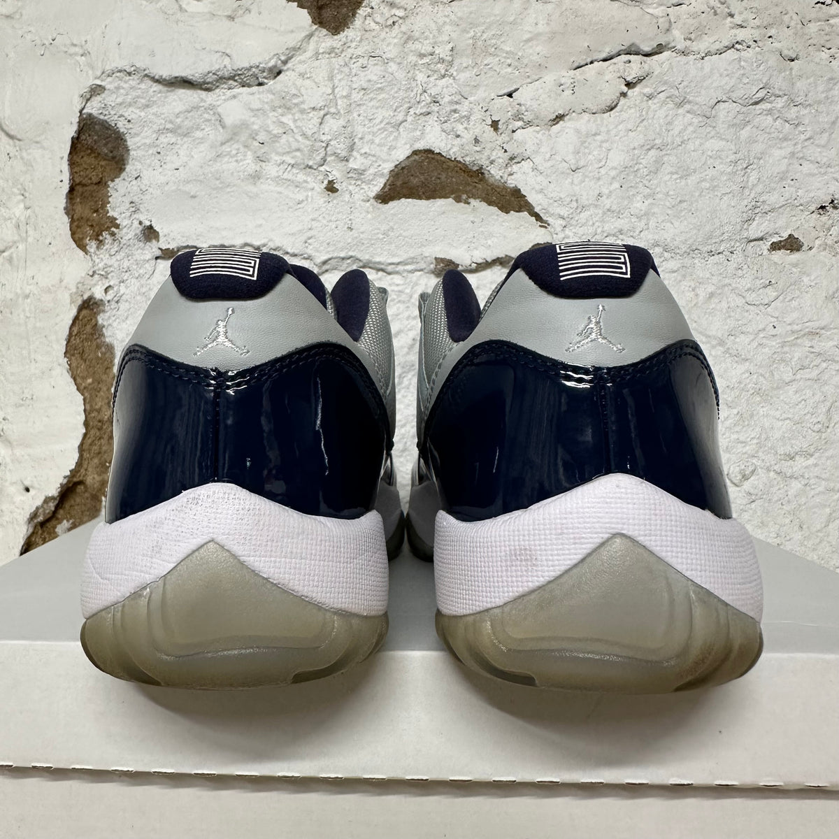 Air Jordan 11 Low Georgetown Sz 9.5