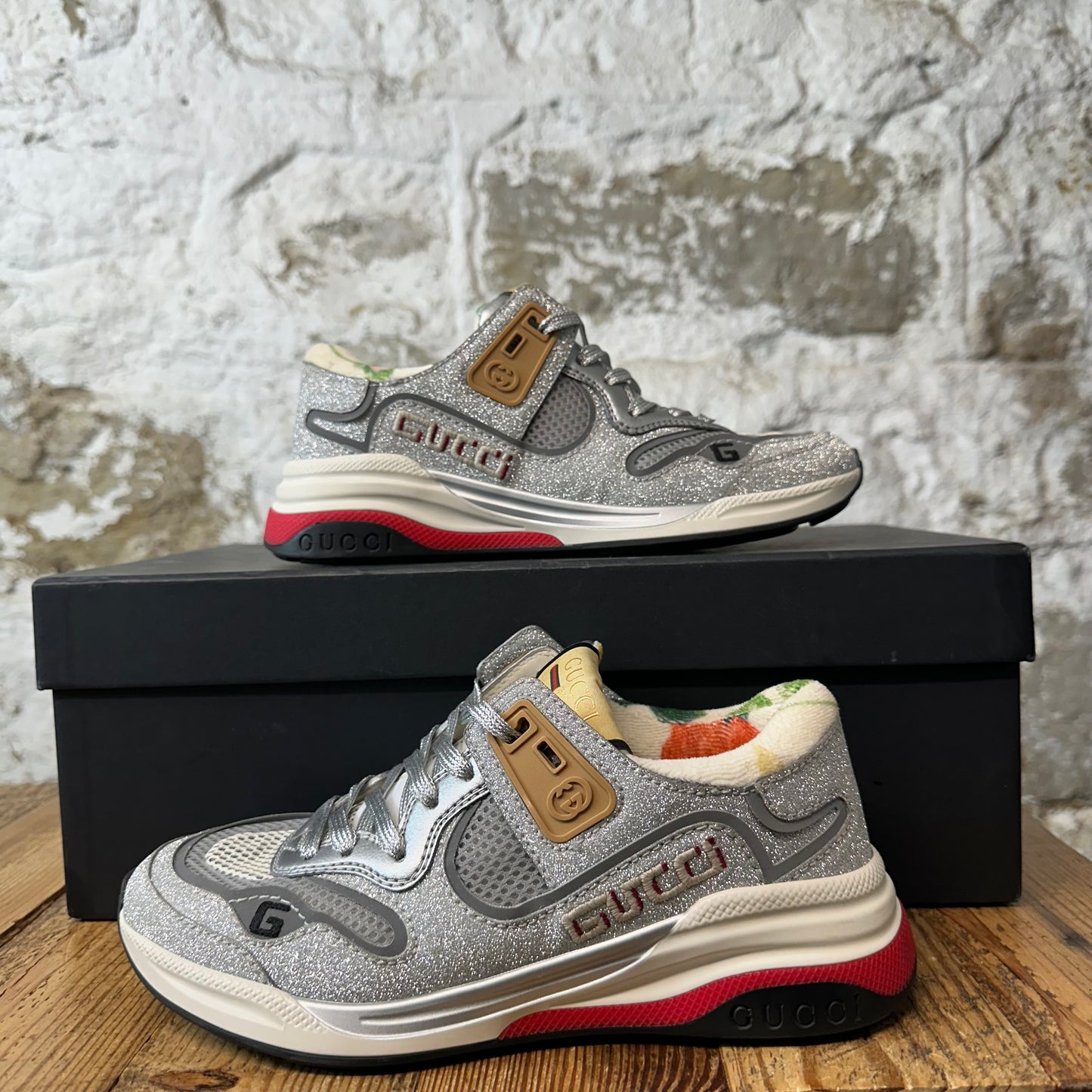 Gucci Ultrapace Silver Glitter Sneaker Sz 4 (35)
