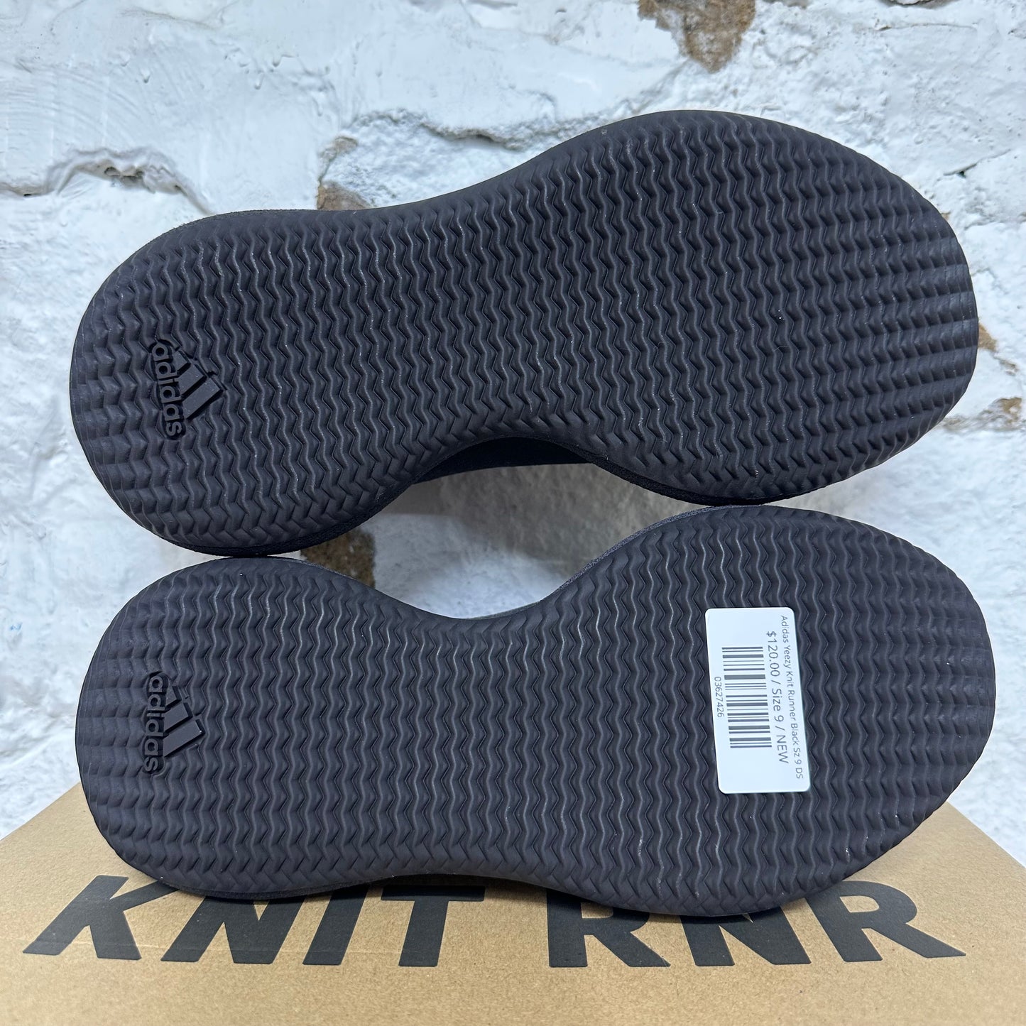 Yeezy Knit Runner Black Sz 9 DS