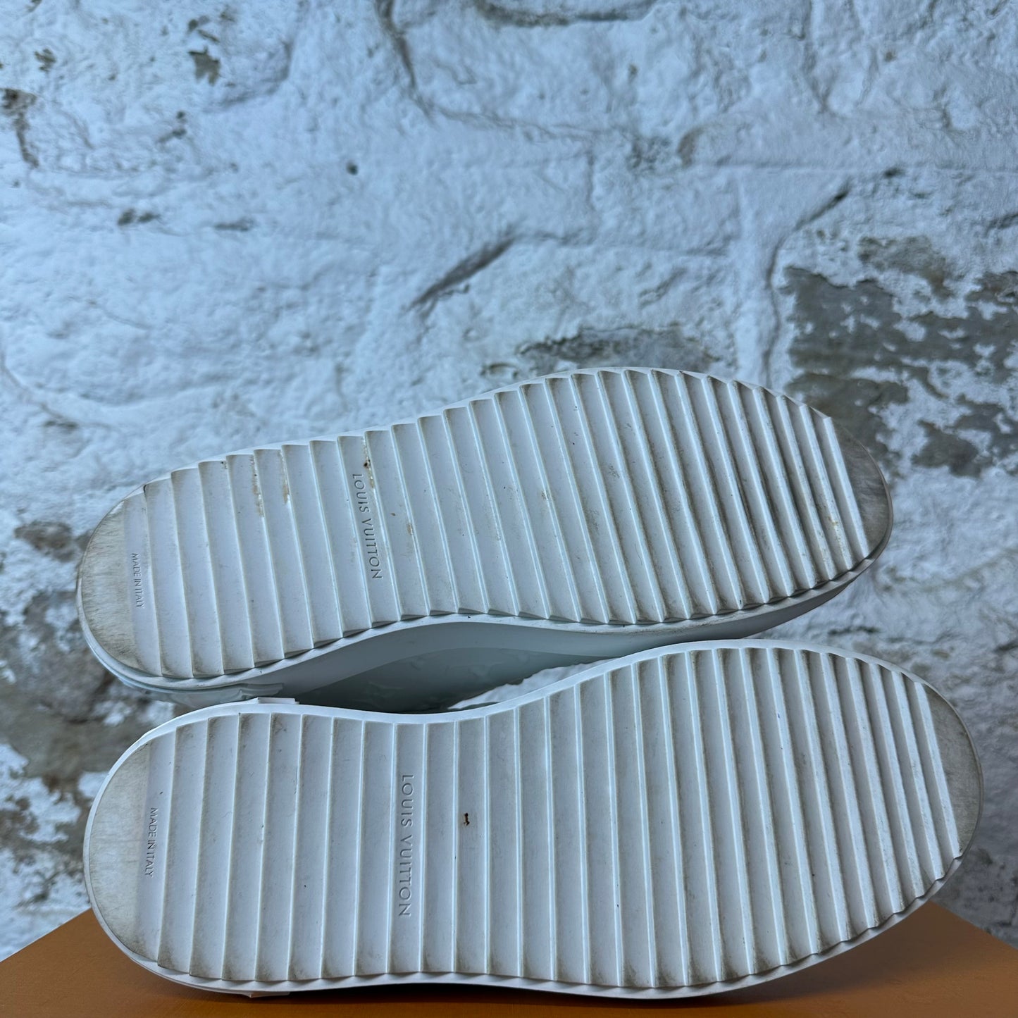 Louis Vuitton White Monogram Time Out Sneaker Sz 7 (40)